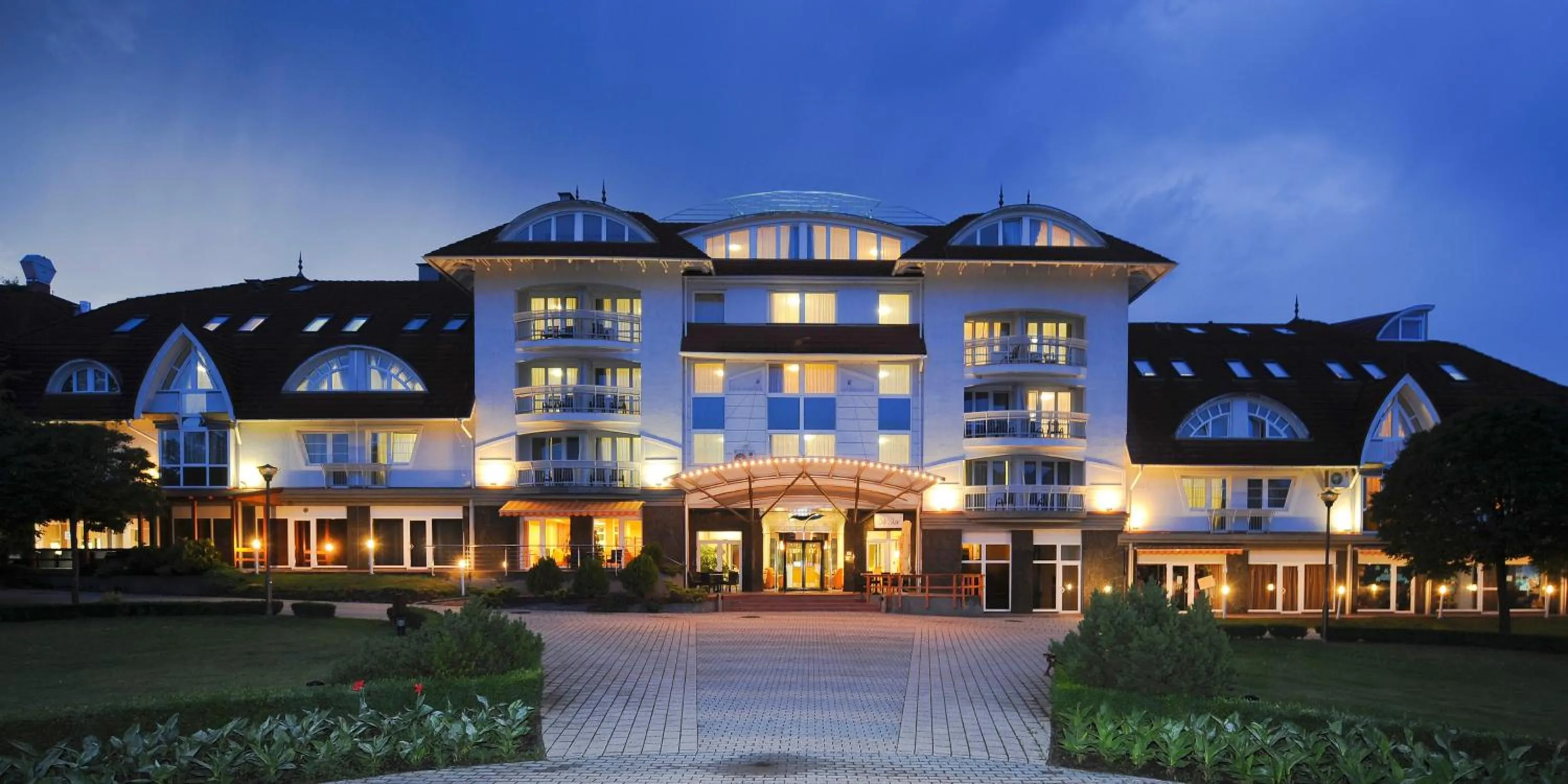 Facade/entrance in MenDan Magic Spa & Wellness Hotel