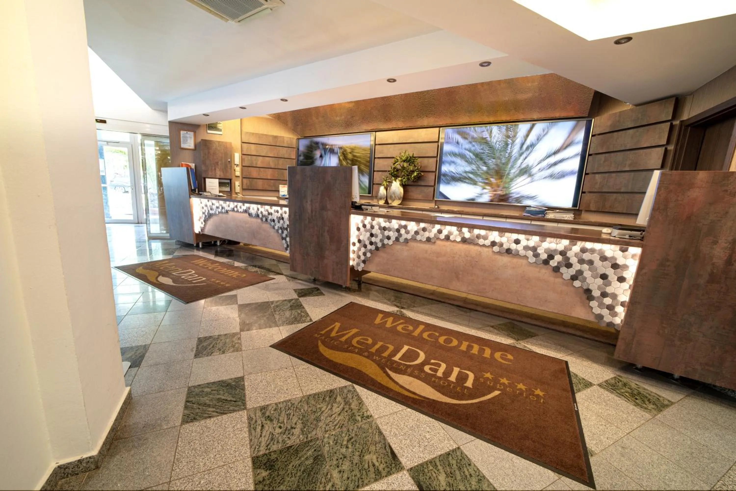 Lobby or reception in MenDan Magic Spa & Wellness Hotel