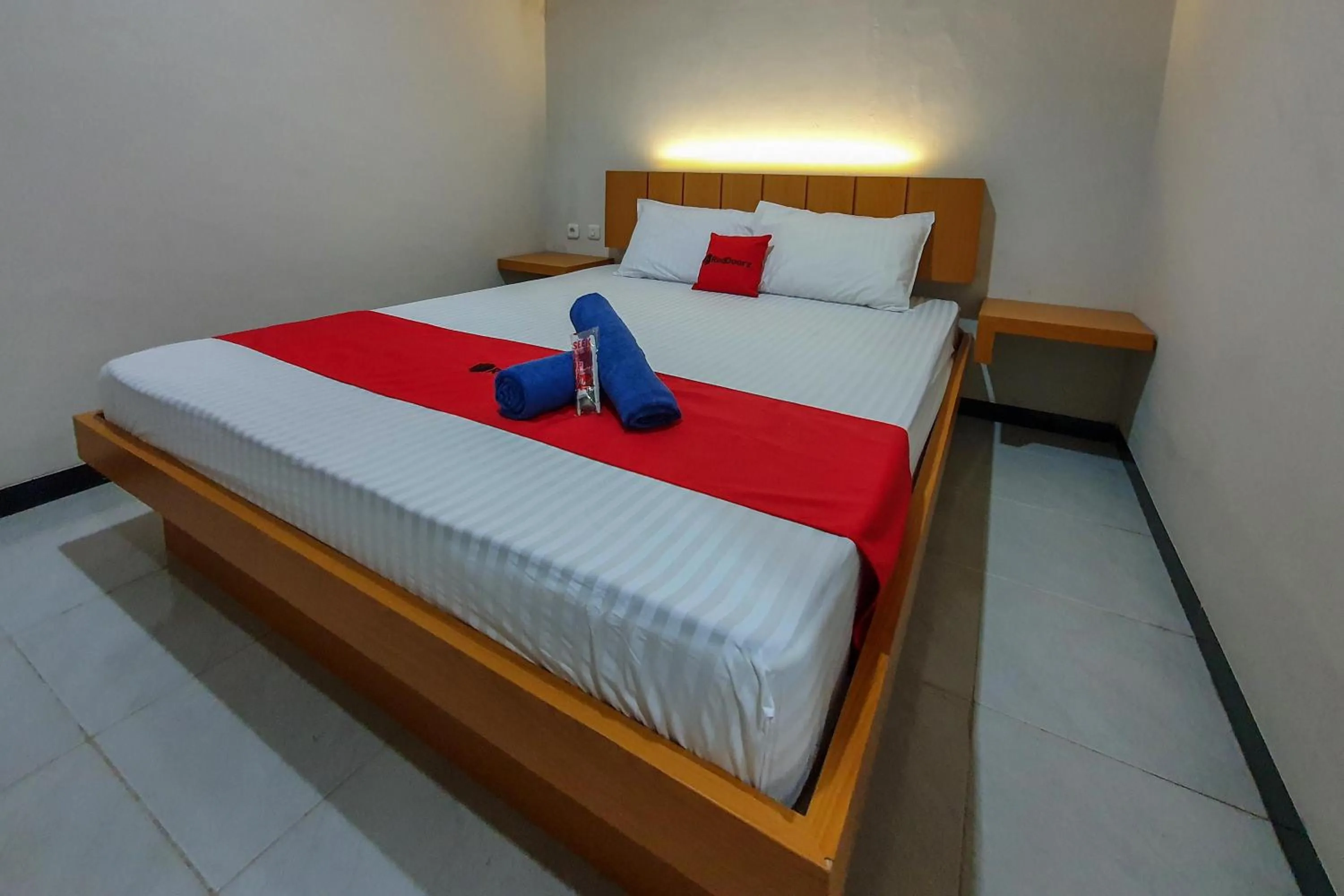 Bedroom in RedDoorz Syariah near Solo Paragon Mall 2
