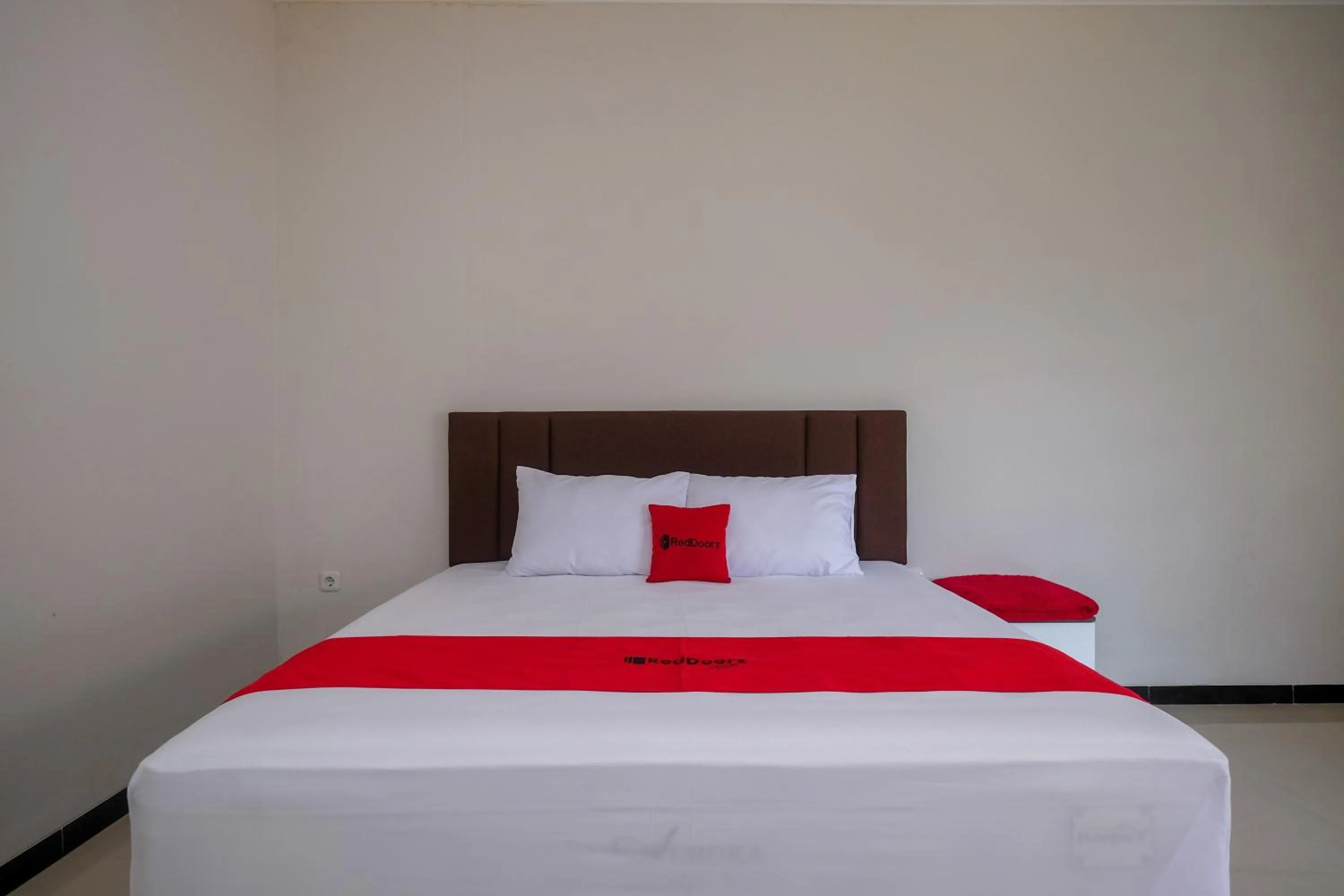 Bedroom in RedDoorz Syariah near Solo Paragon Mall 2