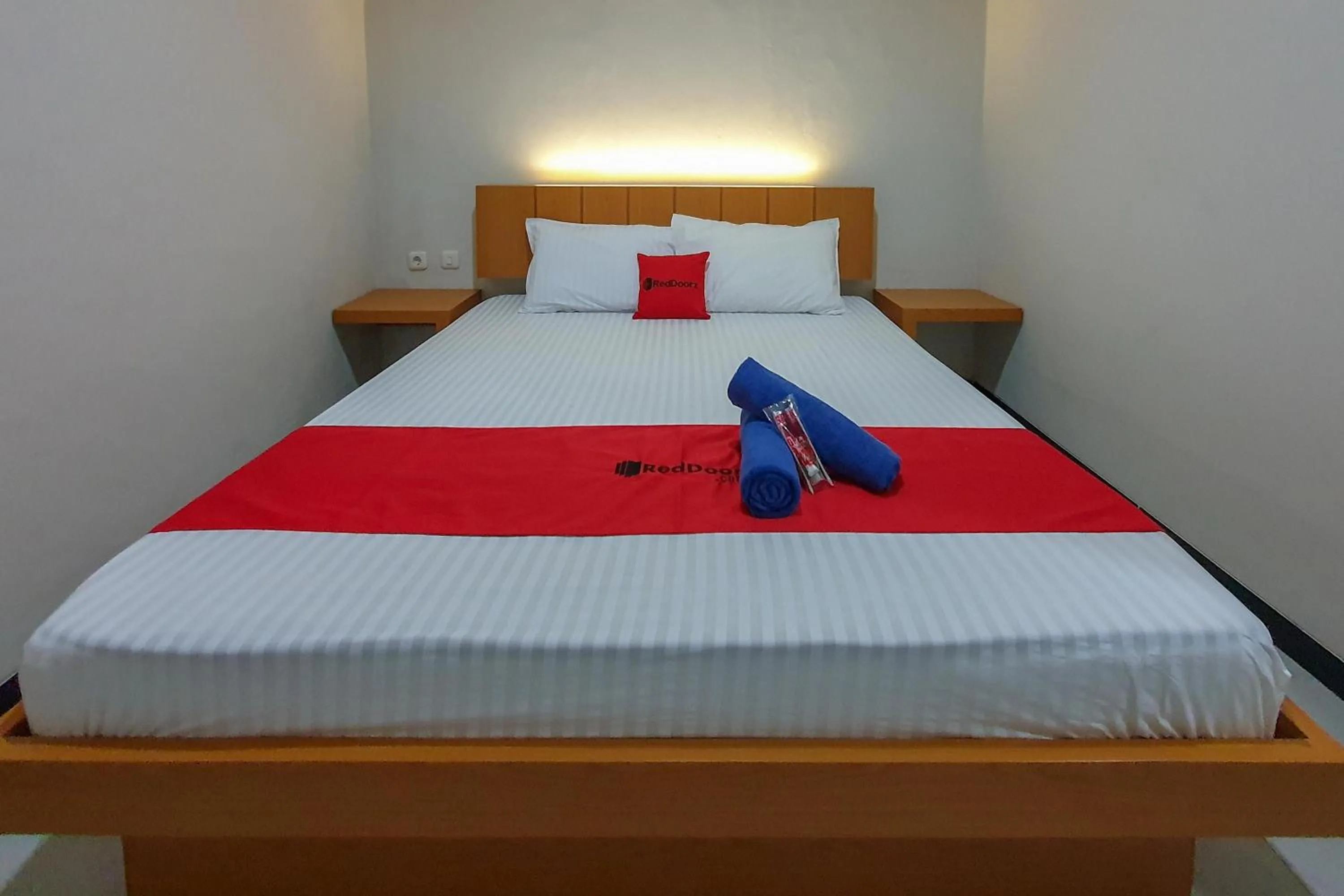 Bedroom in RedDoorz Syariah near Solo Paragon Mall 2