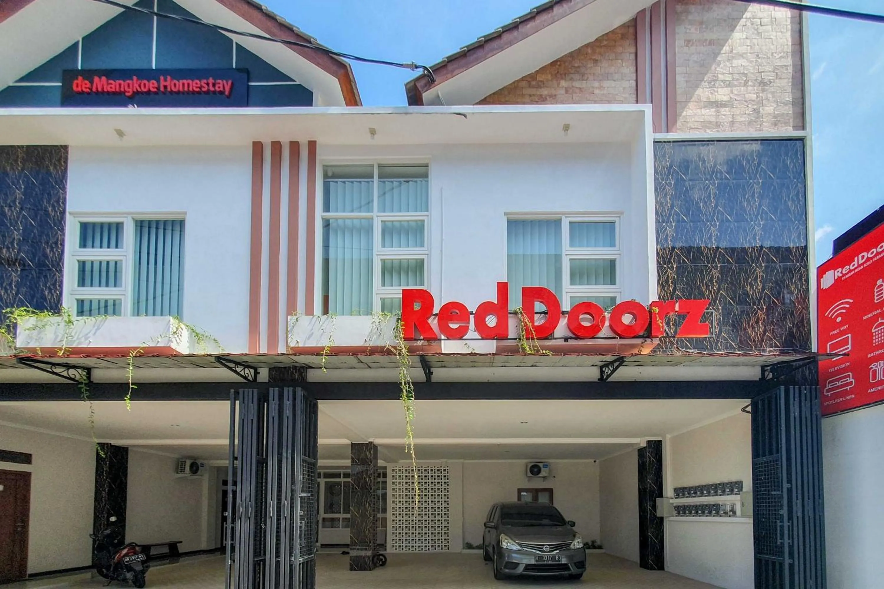 Property building in RedDoorz Syariah near Solo Paragon Mall 2