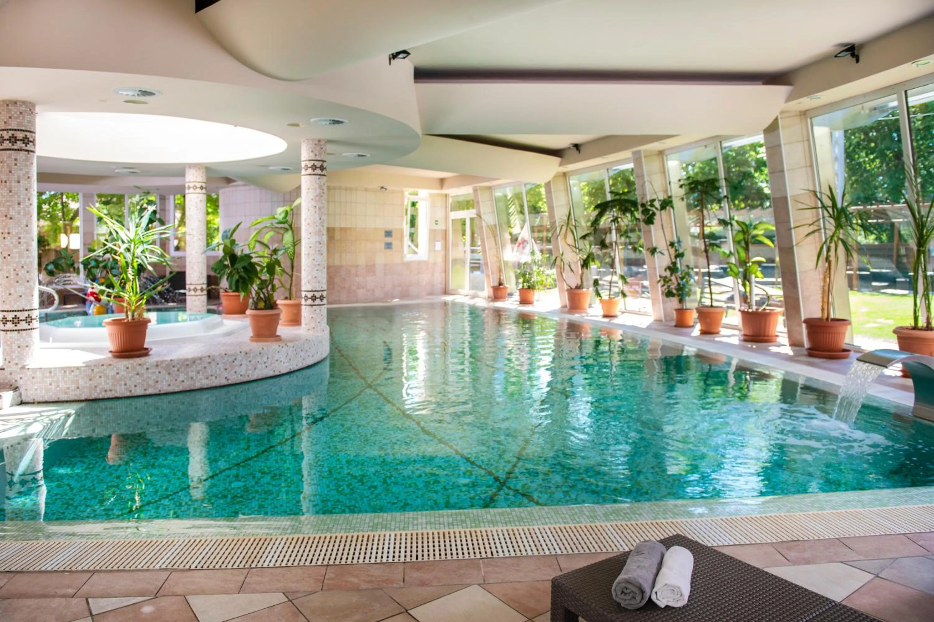 Swimming pool in Residence Hotel Balaton