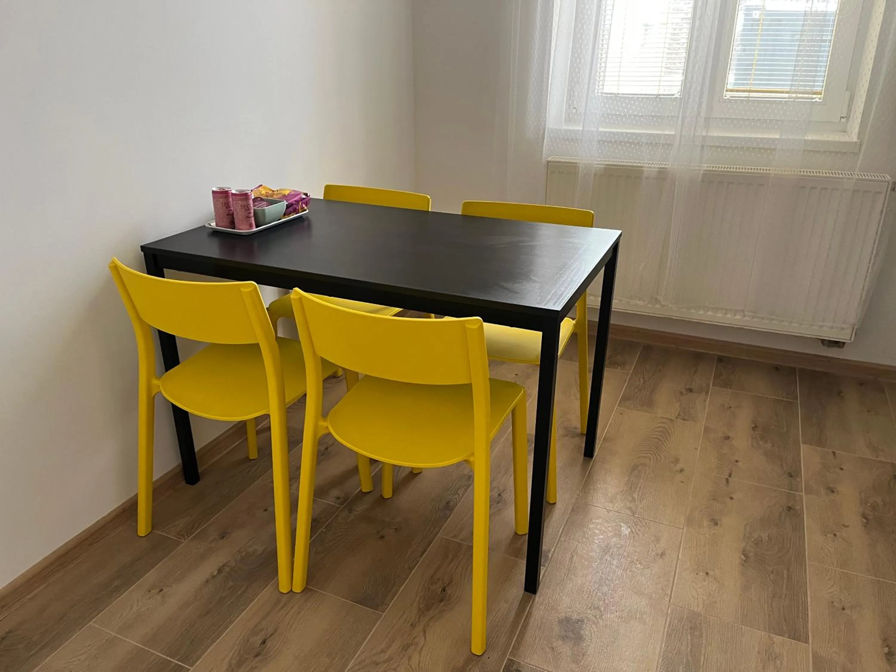 Dining area in APARTMENTS TRENČÍN -Free Parking-