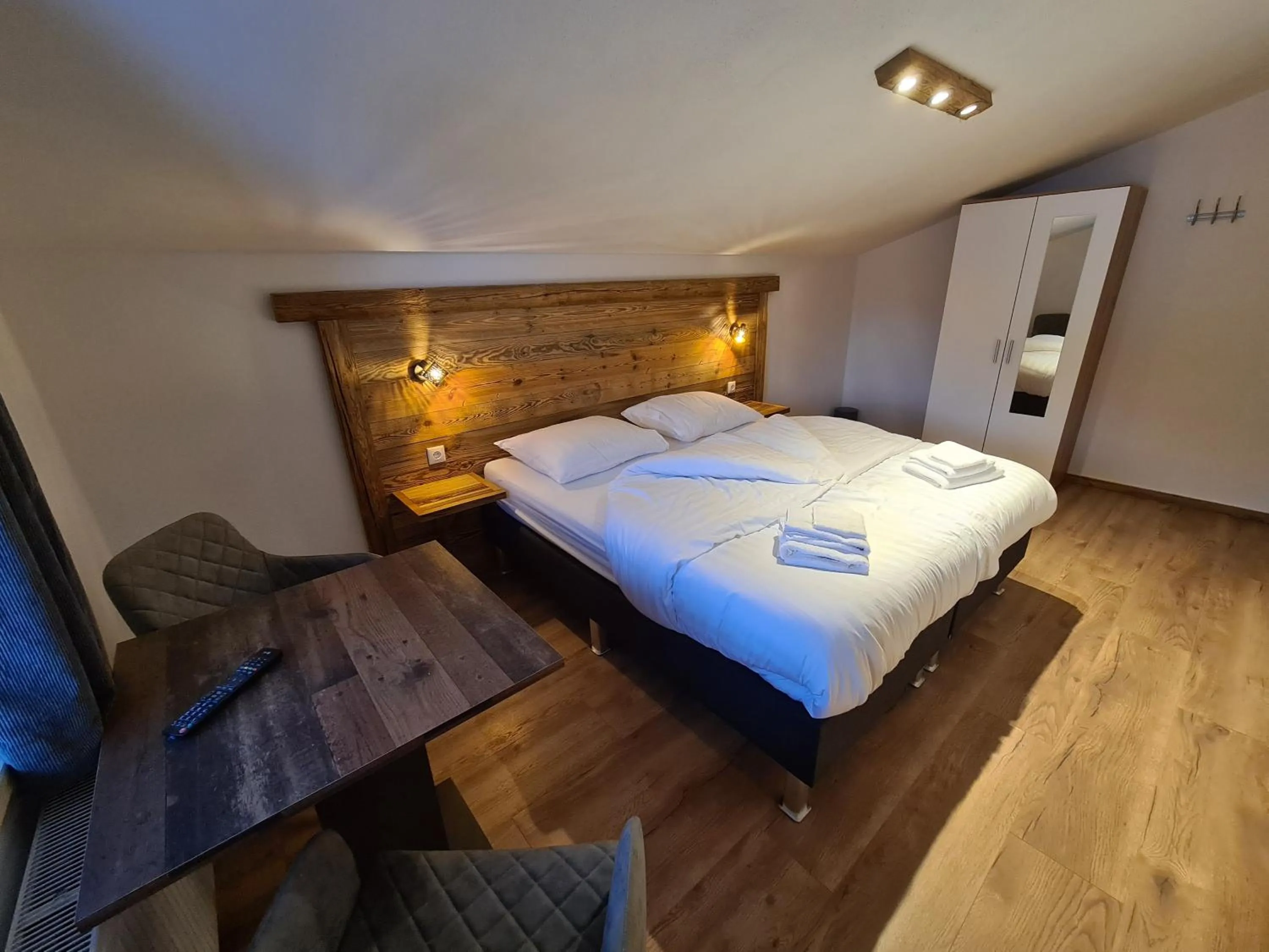 Photo of the whole room, Bed in Hotel Pension Annerlhof