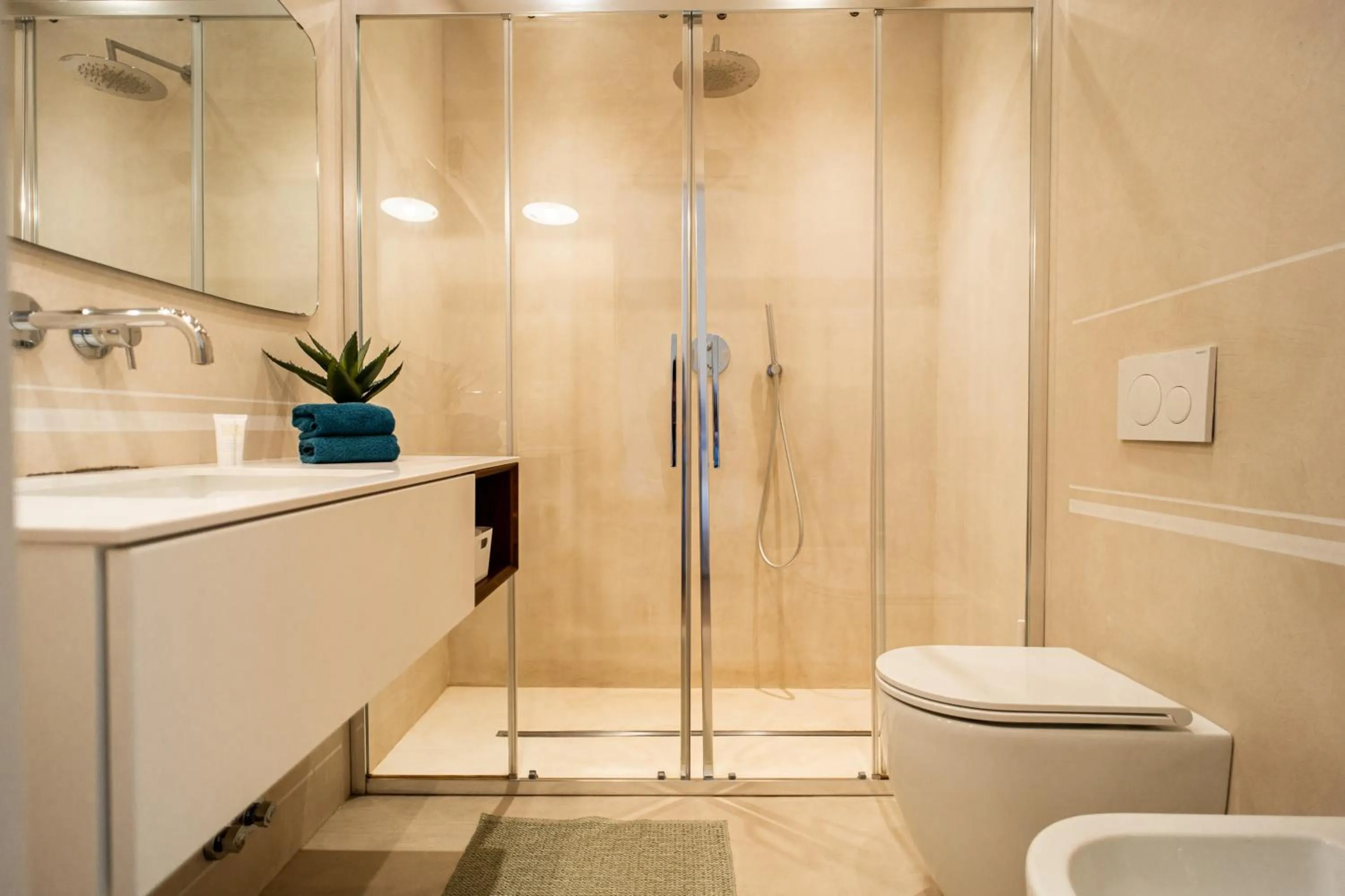 Shower in Soggiorno Marconi