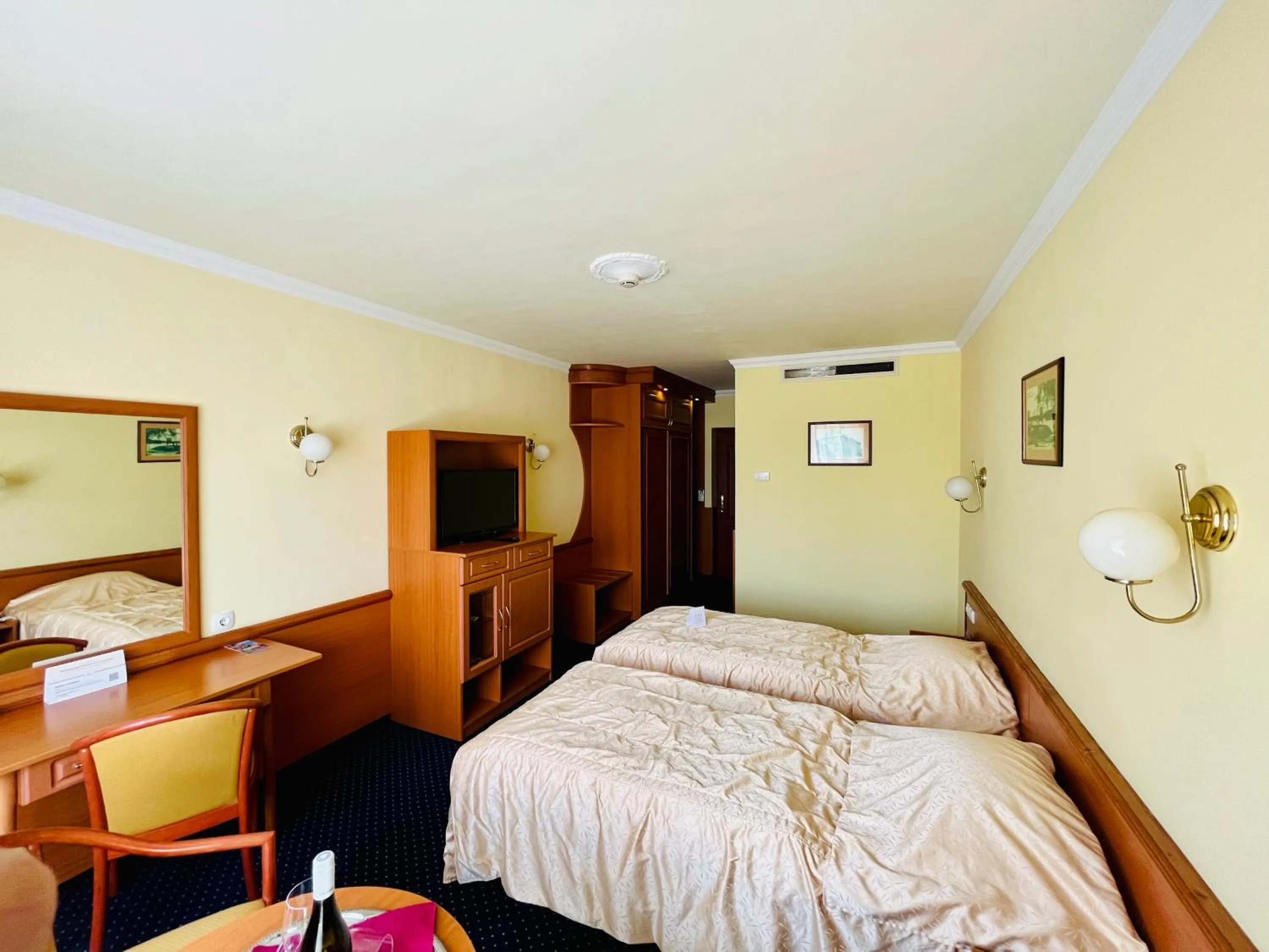 Bed in Hotel Korona Wellness, Rendezvény és Borszálloda