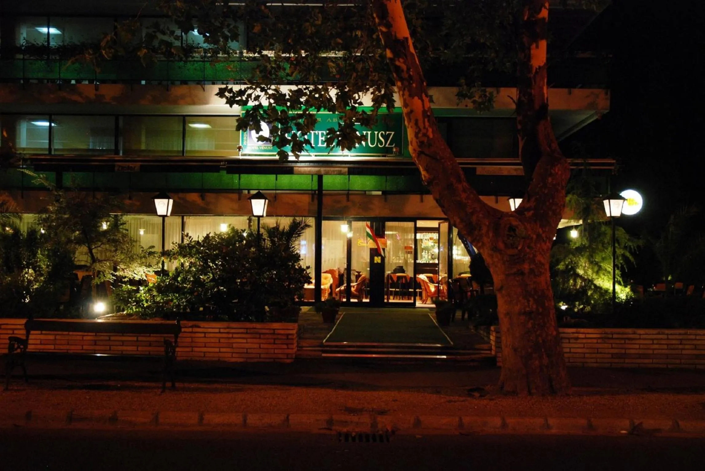 Facade/entrance in Vénusz Hotel