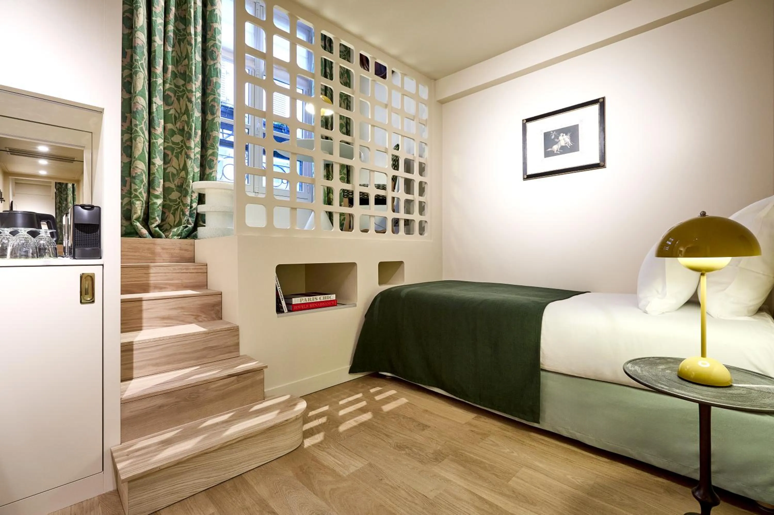 Bed in Hôtel Prince de Conti - Hôtel Rénové