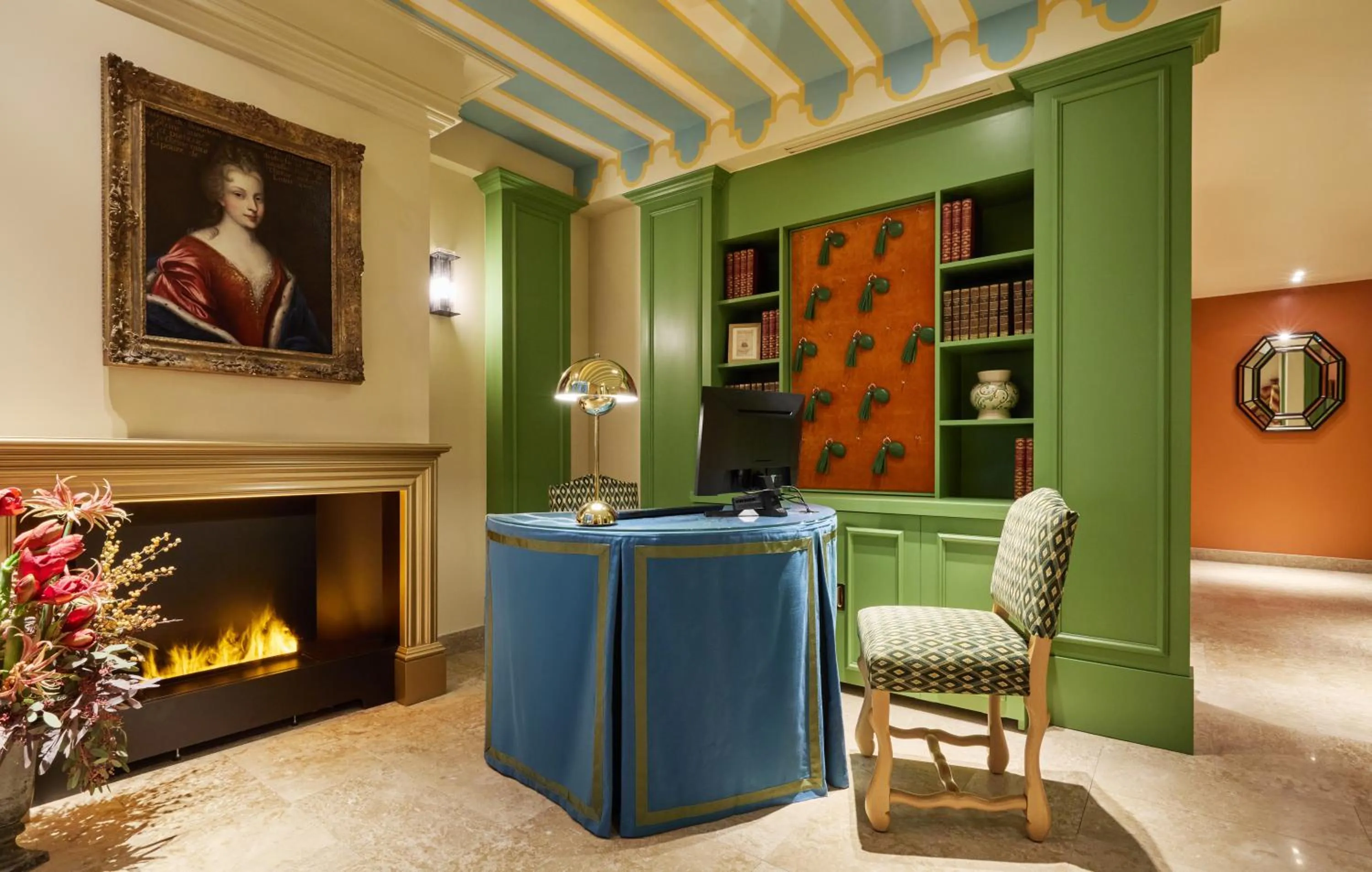 Lobby or reception in Hôtel Prince de Conti - Hôtel Rénové