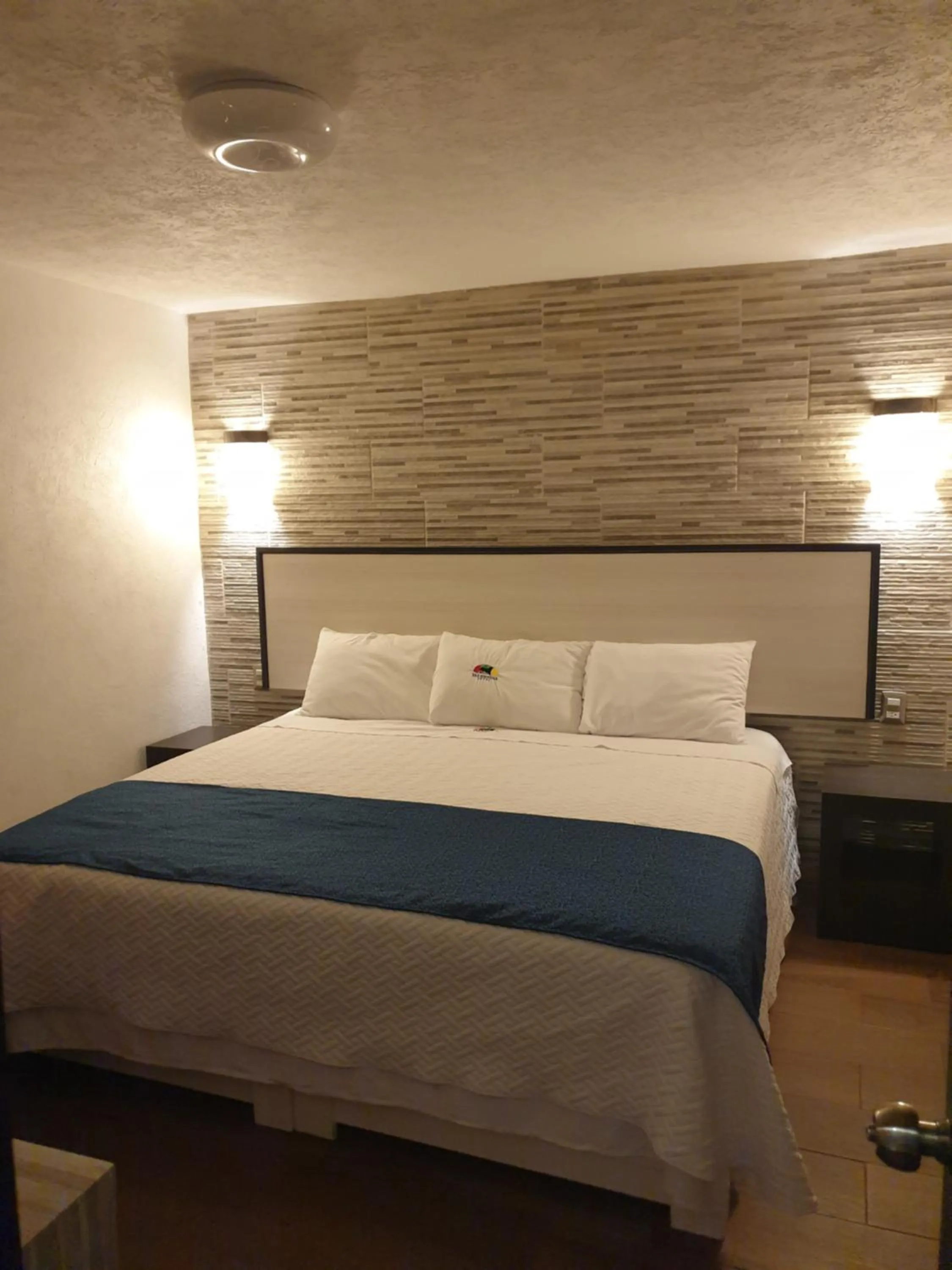 Photo of the whole room, Bed in Hotel Don Carlos