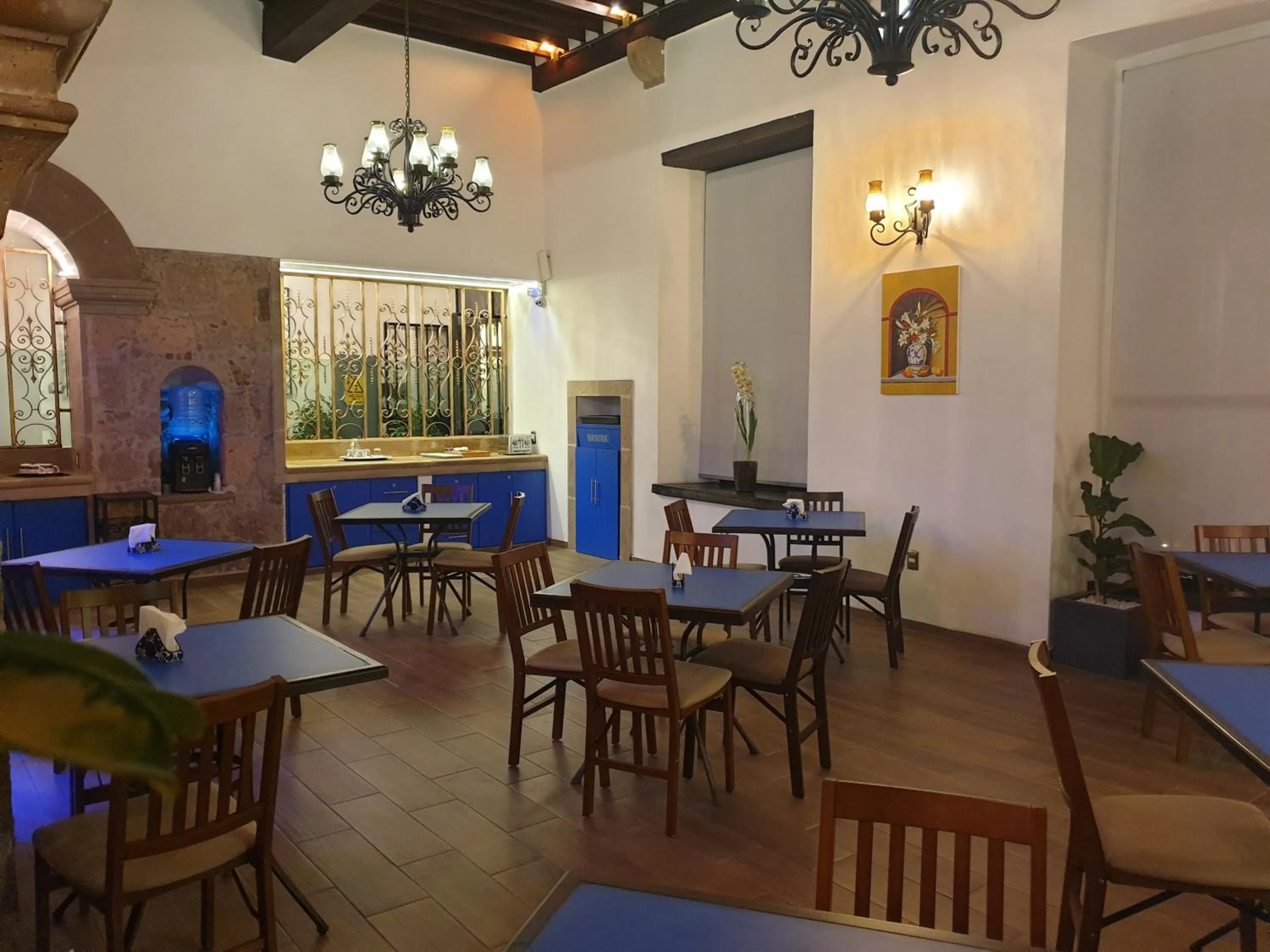 Dining area in Hotel Don Carlos