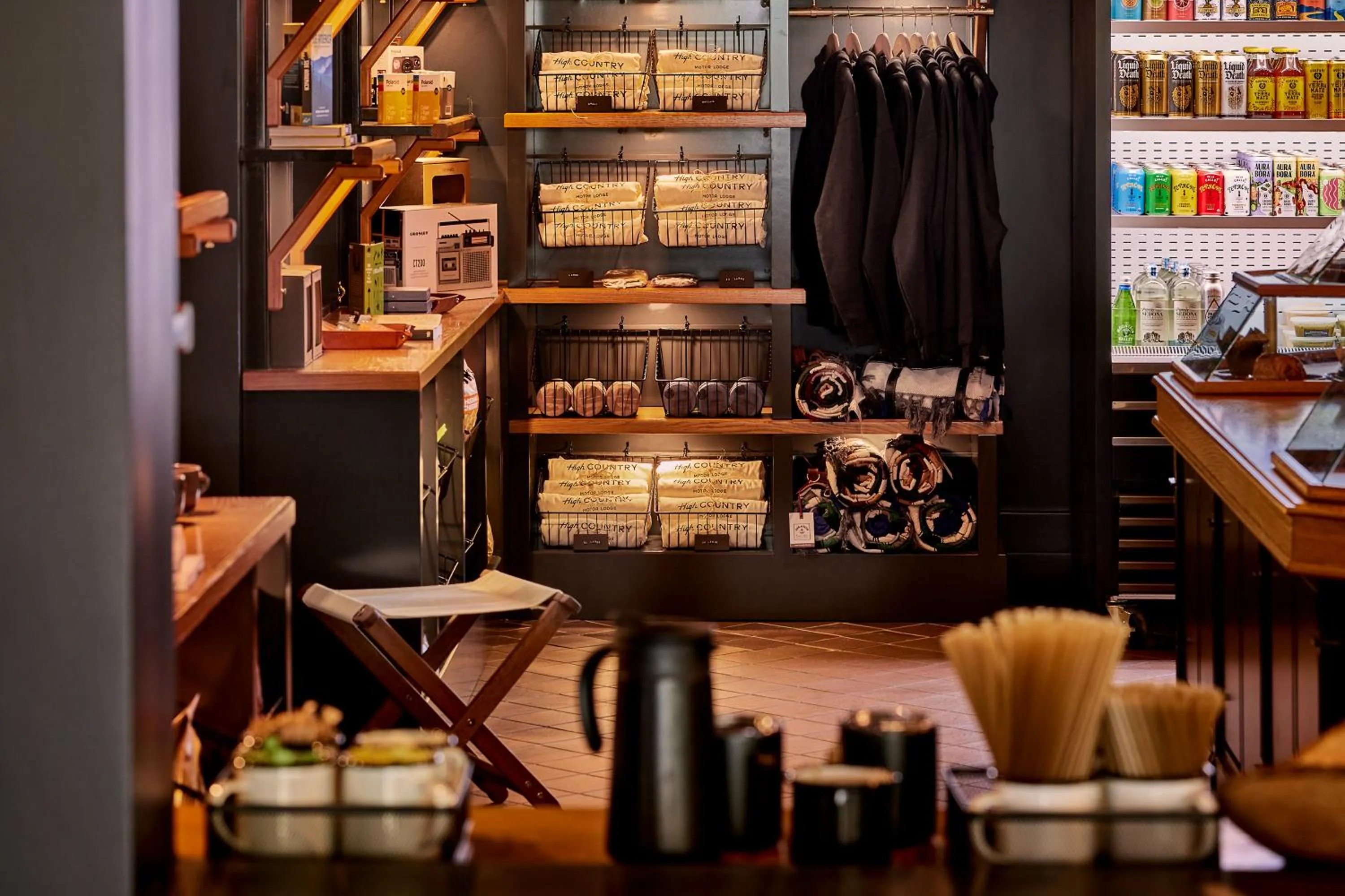 Restaurant/places to eat in High Country Motor Lodge - Near NAU and Downtown