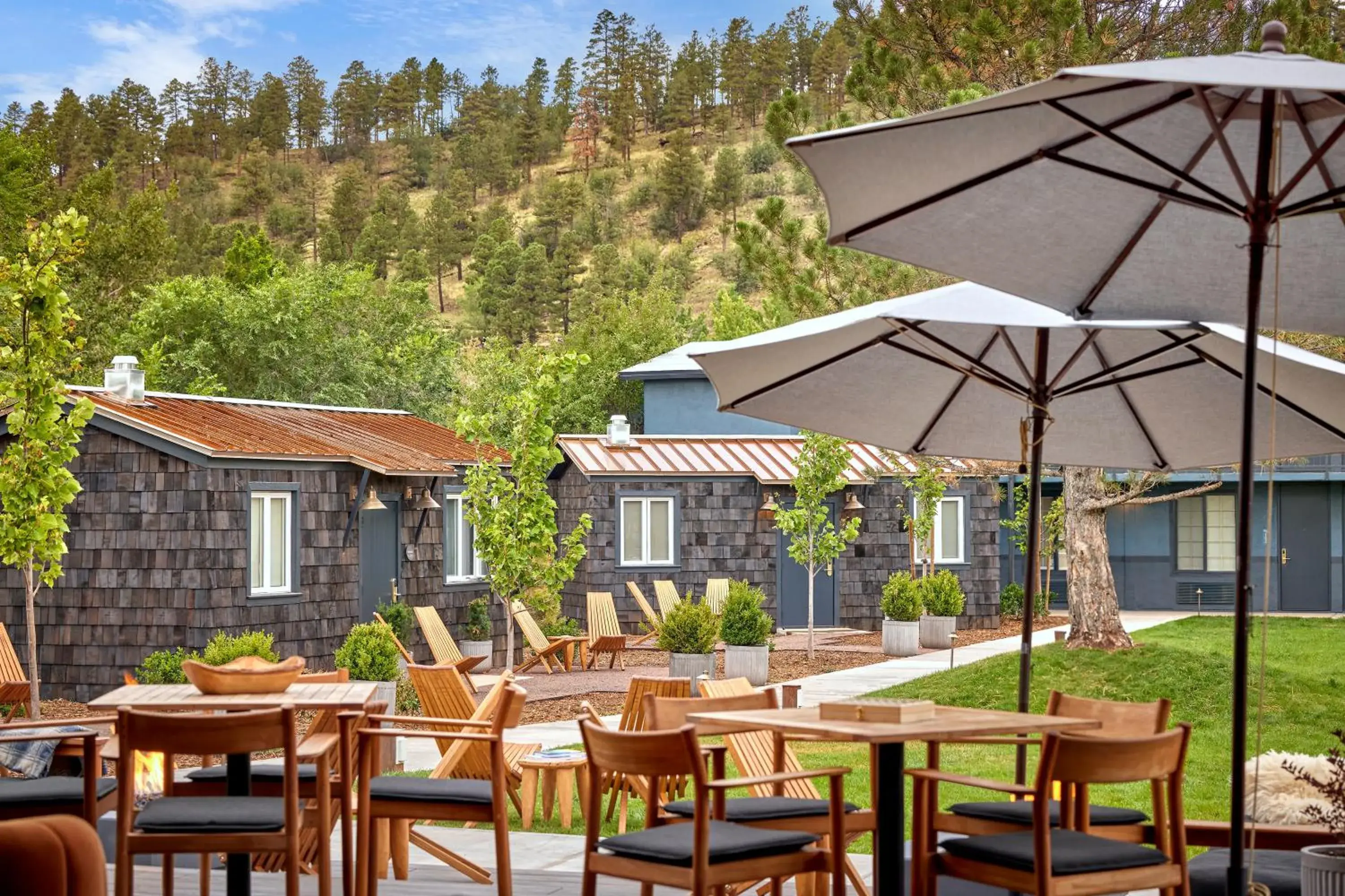 Cosmic Cottage in High Country Motor Lodge - Near NAU and Downtown Cosmic Cottage in High Country Motor Lodge - Near NAU and Downtown