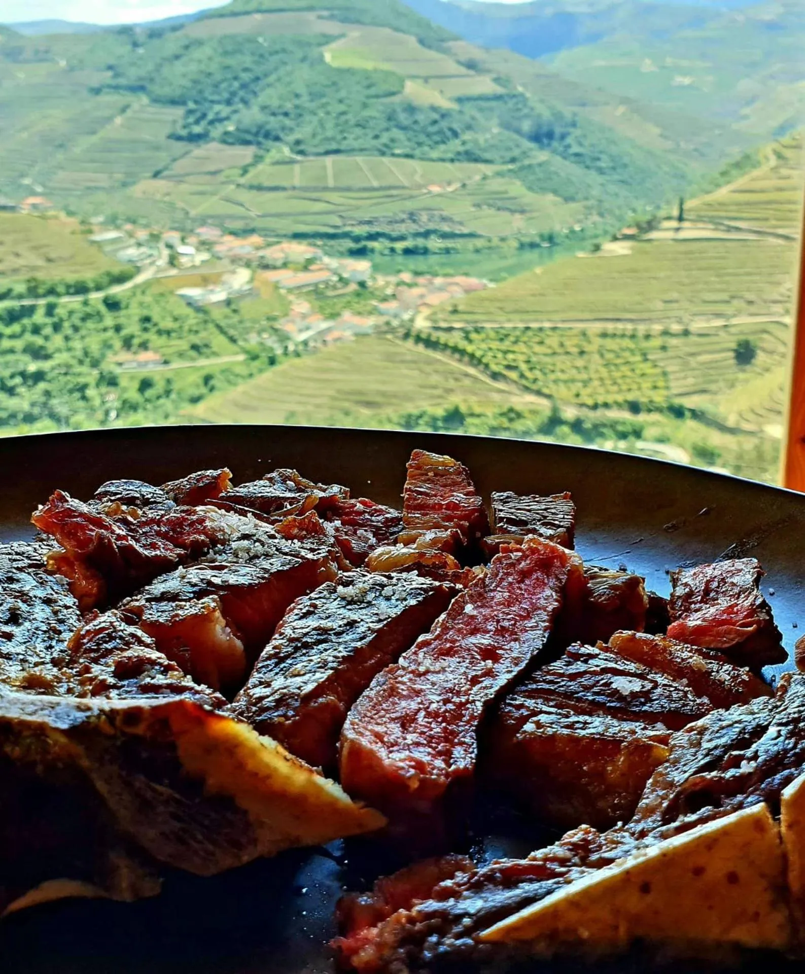 Food and drinks in Casa do Arco by Douro Exclusive