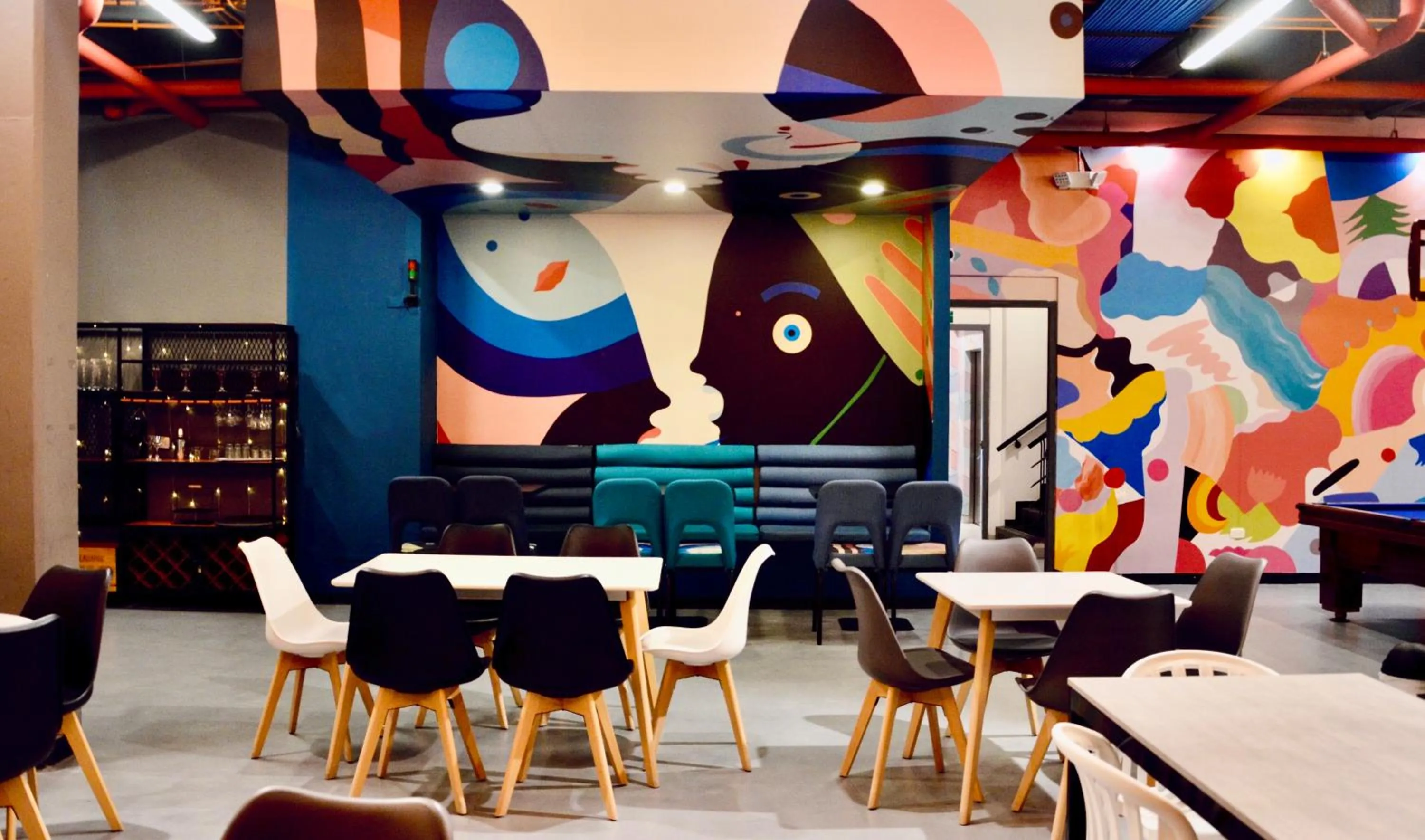 Business facilities in Suites Home 118 By SHG