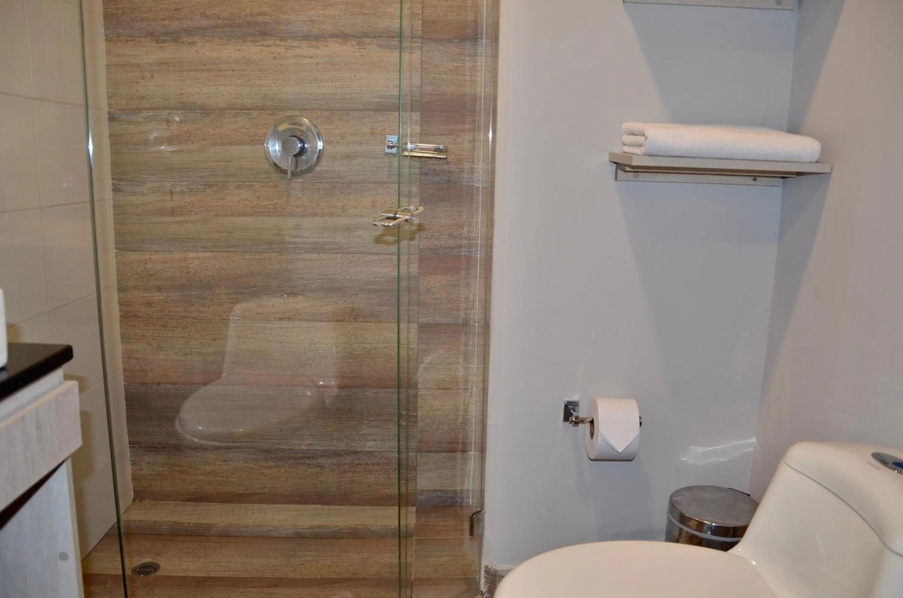 Bathroom in Suites Home 118 By SHG