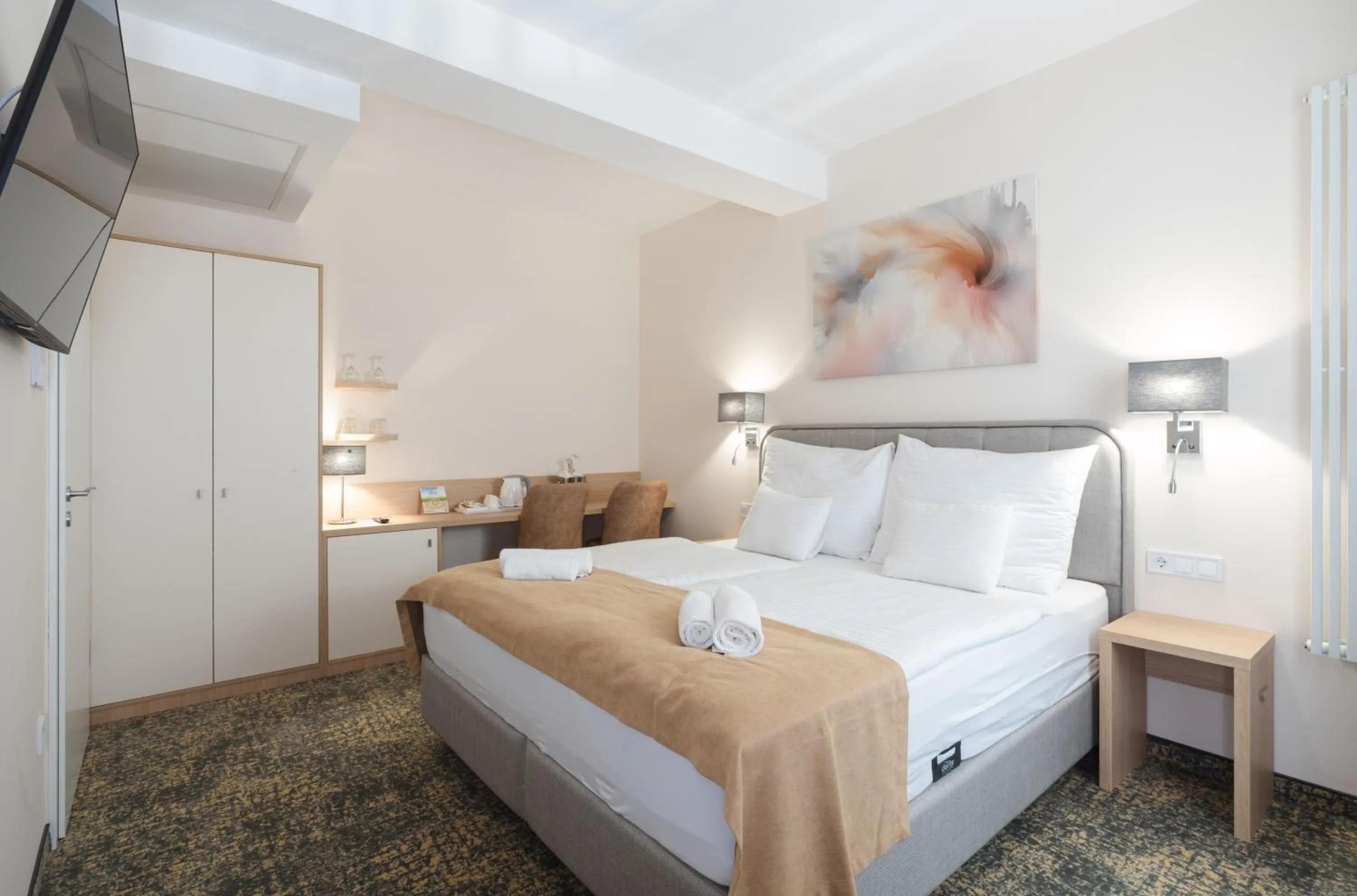 Bedroom, Bed in Kikelet Club Hotel