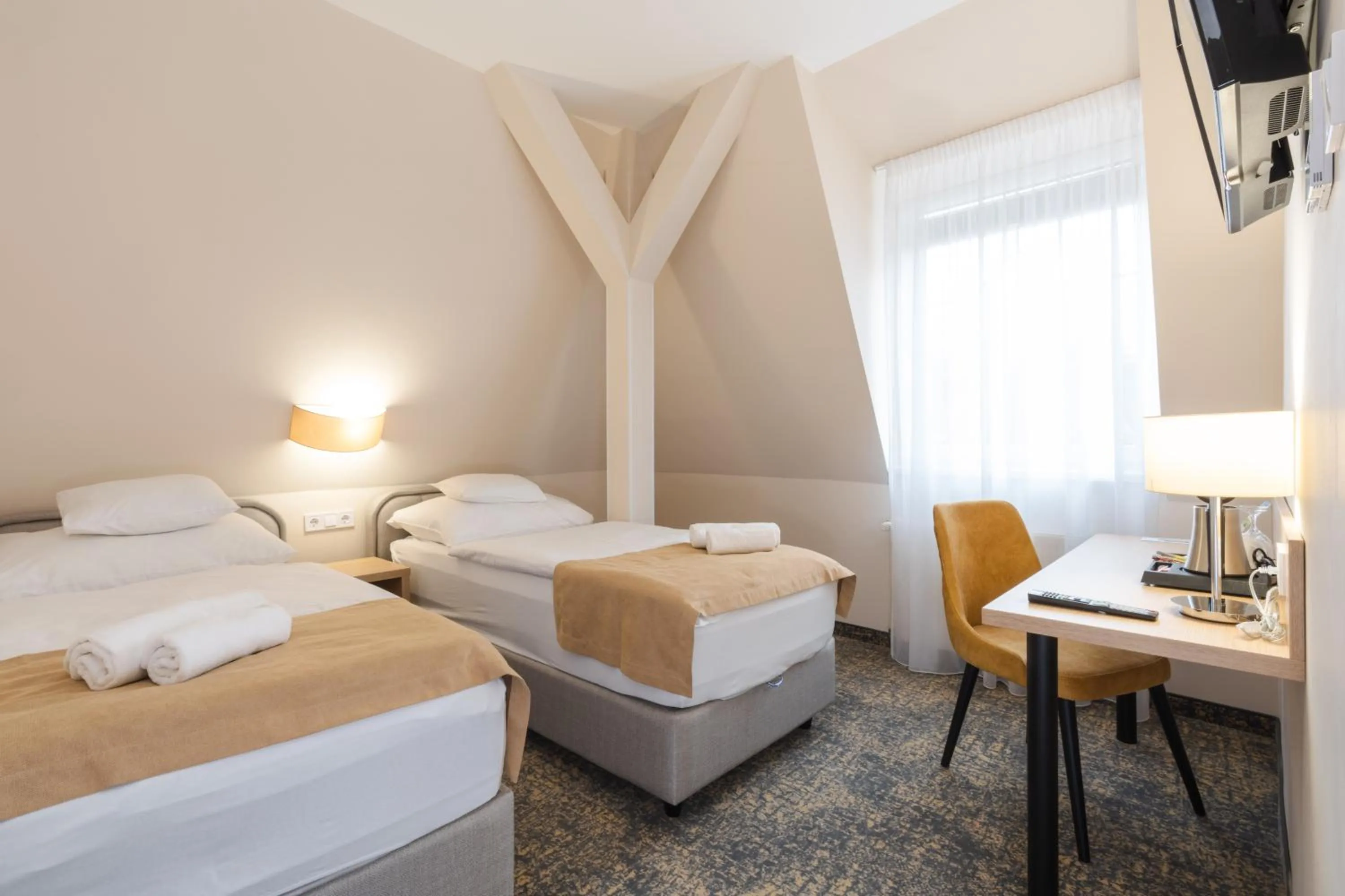 Bedroom, Bed in Kikelet Club Hotel