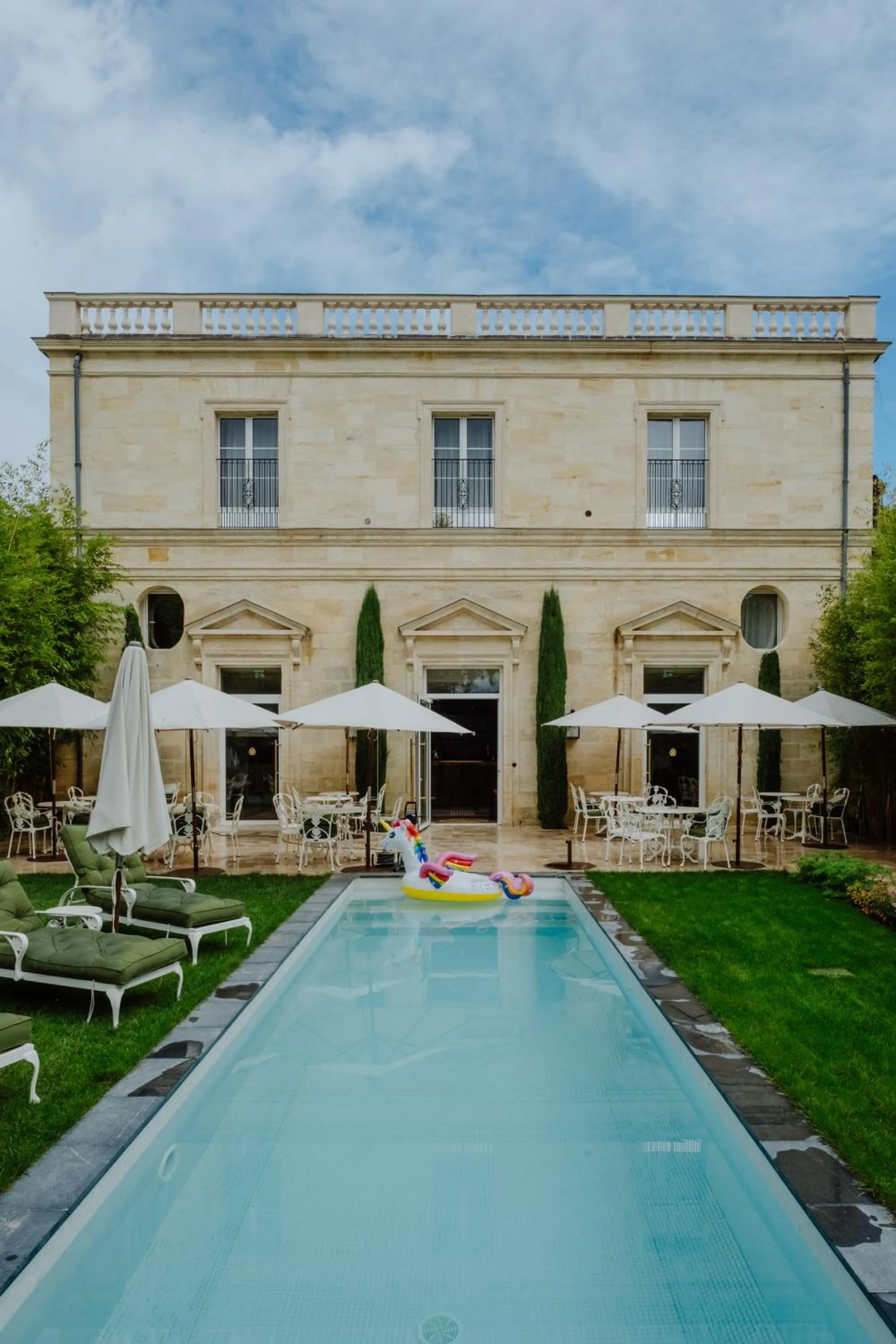 Pool view in Hôtel Maison Pavlov - Restaurant & Spa - Bordeaux Bouscat