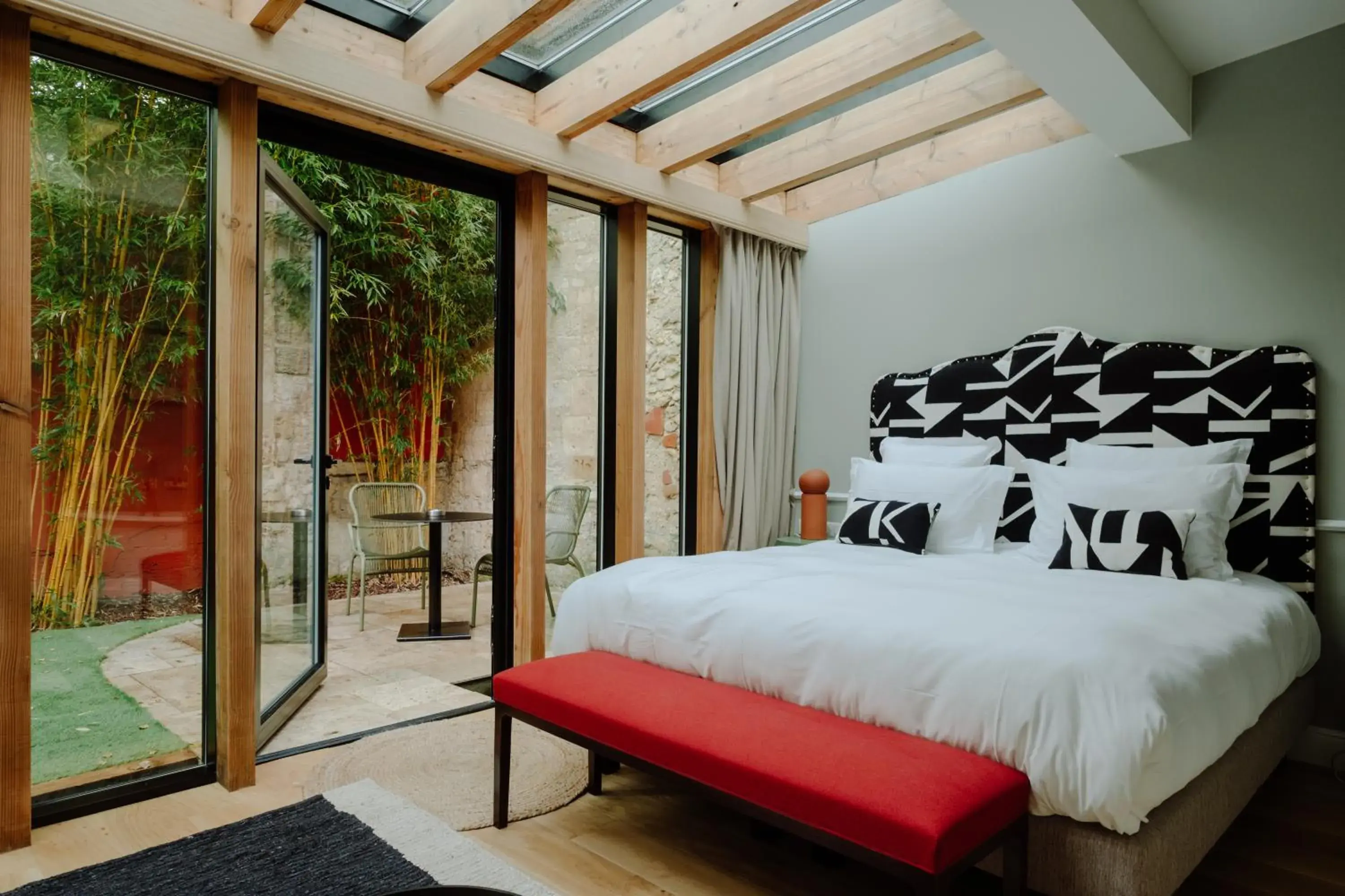 Deluxe Double Room with Bath in Hôtel Maison Pavlov - Restaurant & Spa - Bordeaux Bouscat Deluxe Double Room with Bath in Hôtel Maison Pavlov - Restaurant & Spa - Bordeaux Bouscat