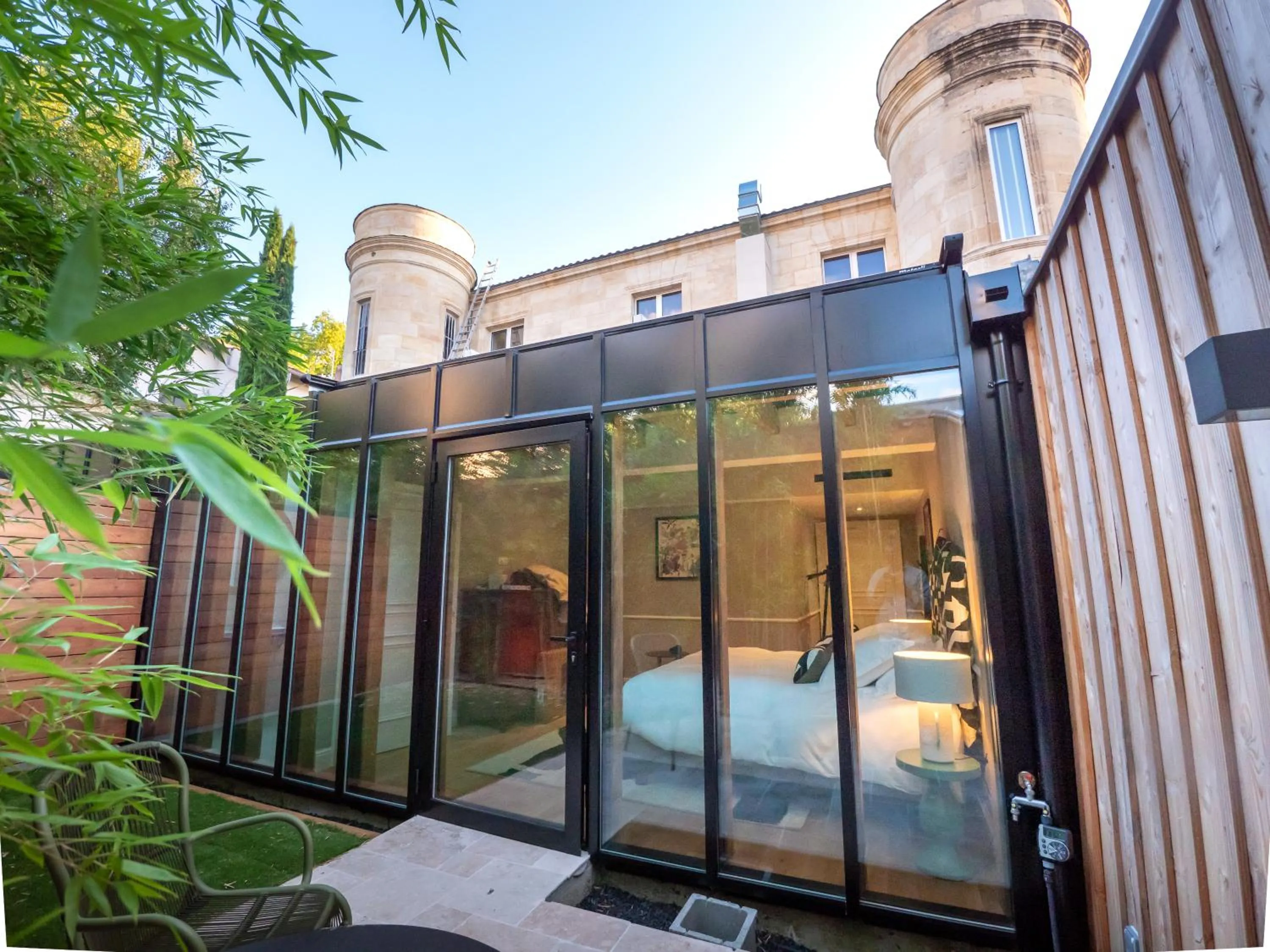 Patio in Hôtel Maison Pavlov - Restaurant & Spa - Bordeaux Bouscat