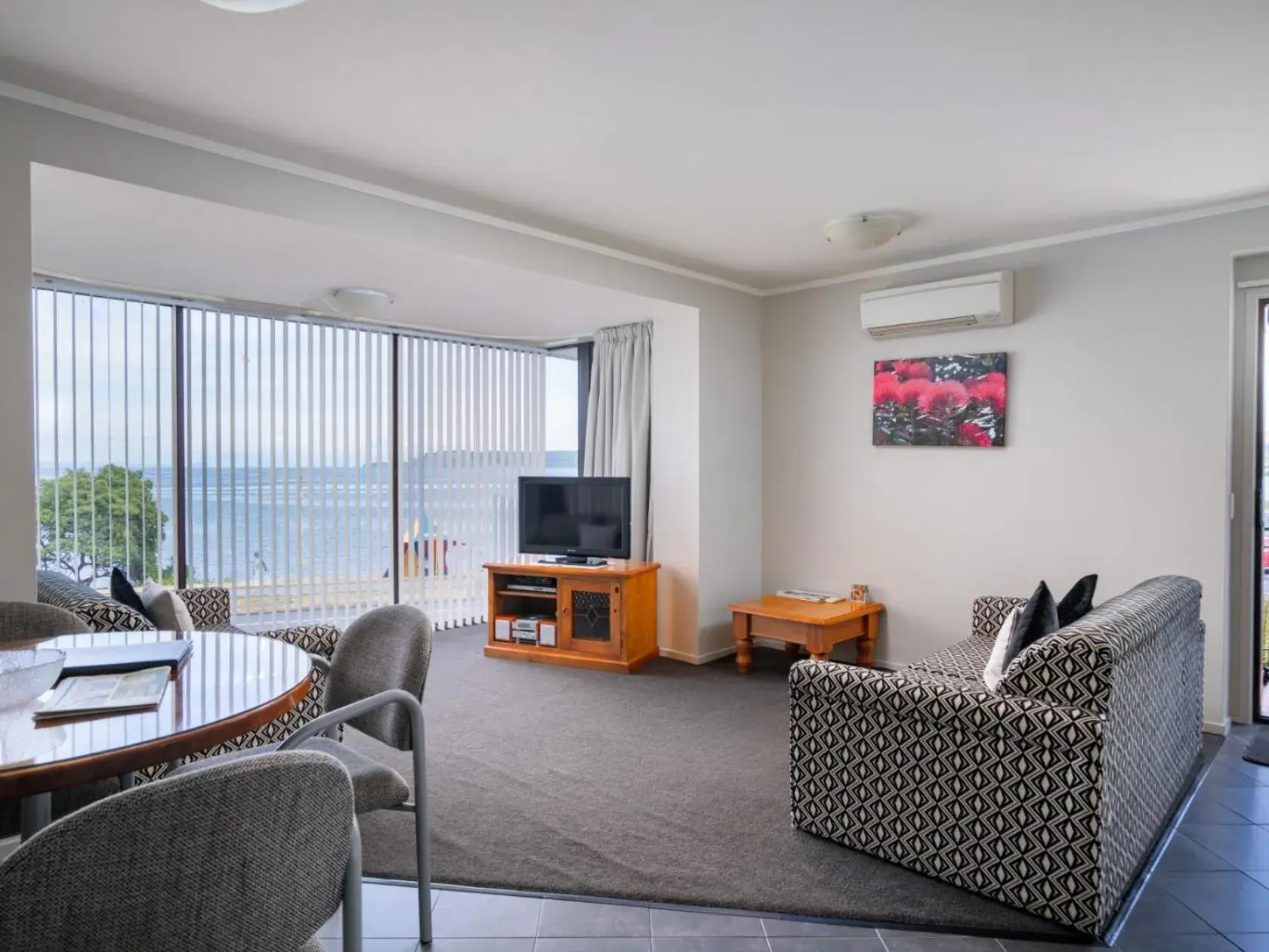 Apartment with Lake View in Ika Nui Taupo Apartment with Lake View in Ika Nui Taupo