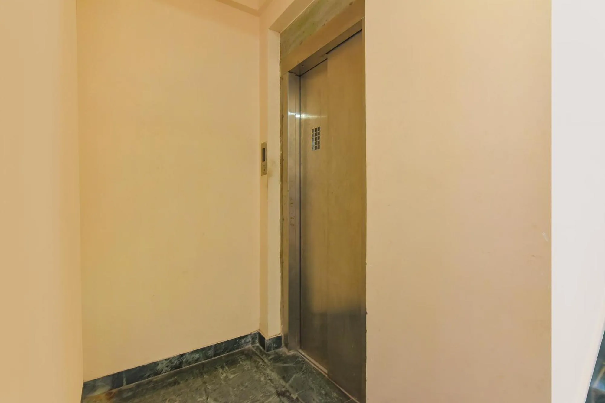 elevator in FabHotel Capital Casa