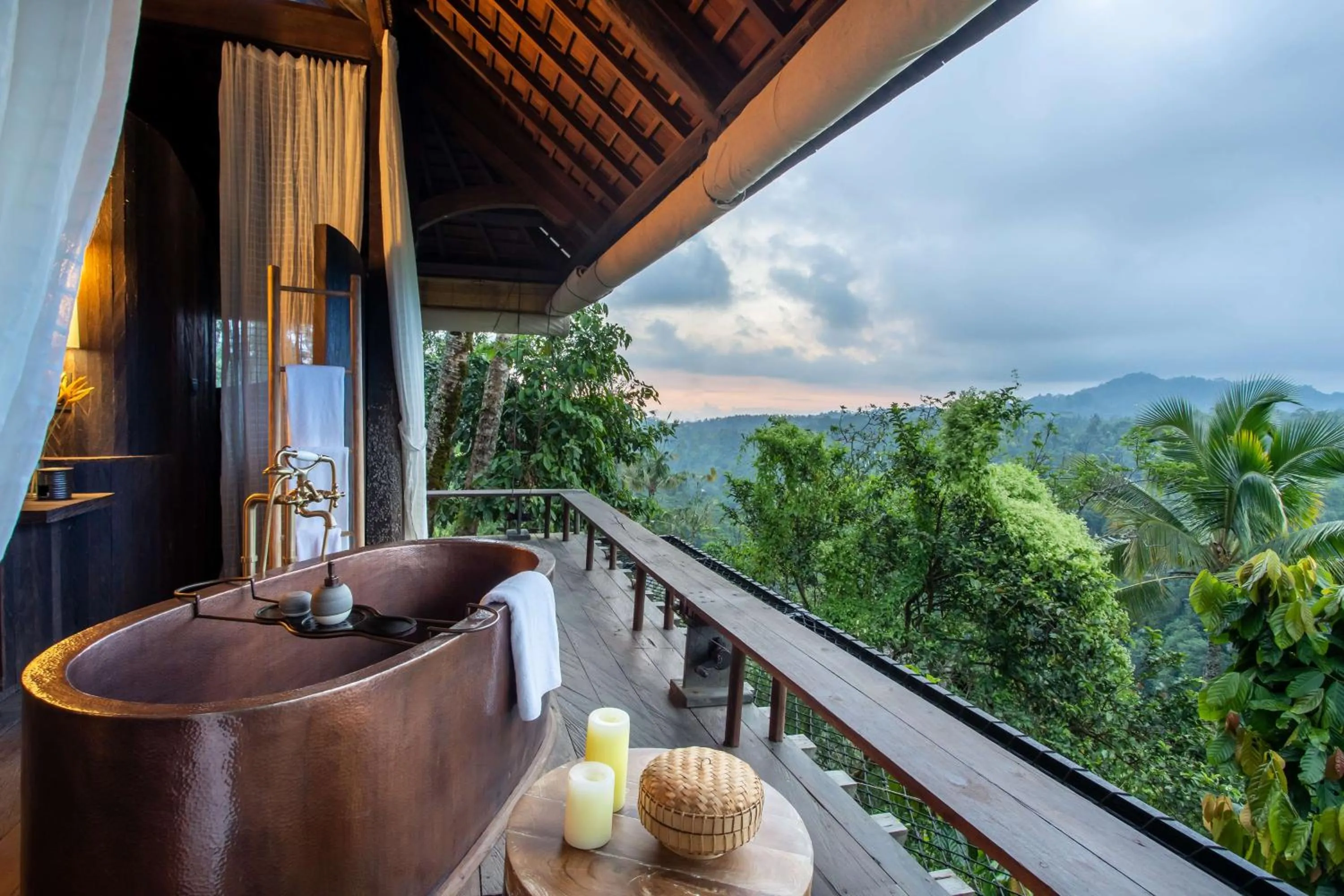 Bathroom in Buahan, a Banyan Tree Escape