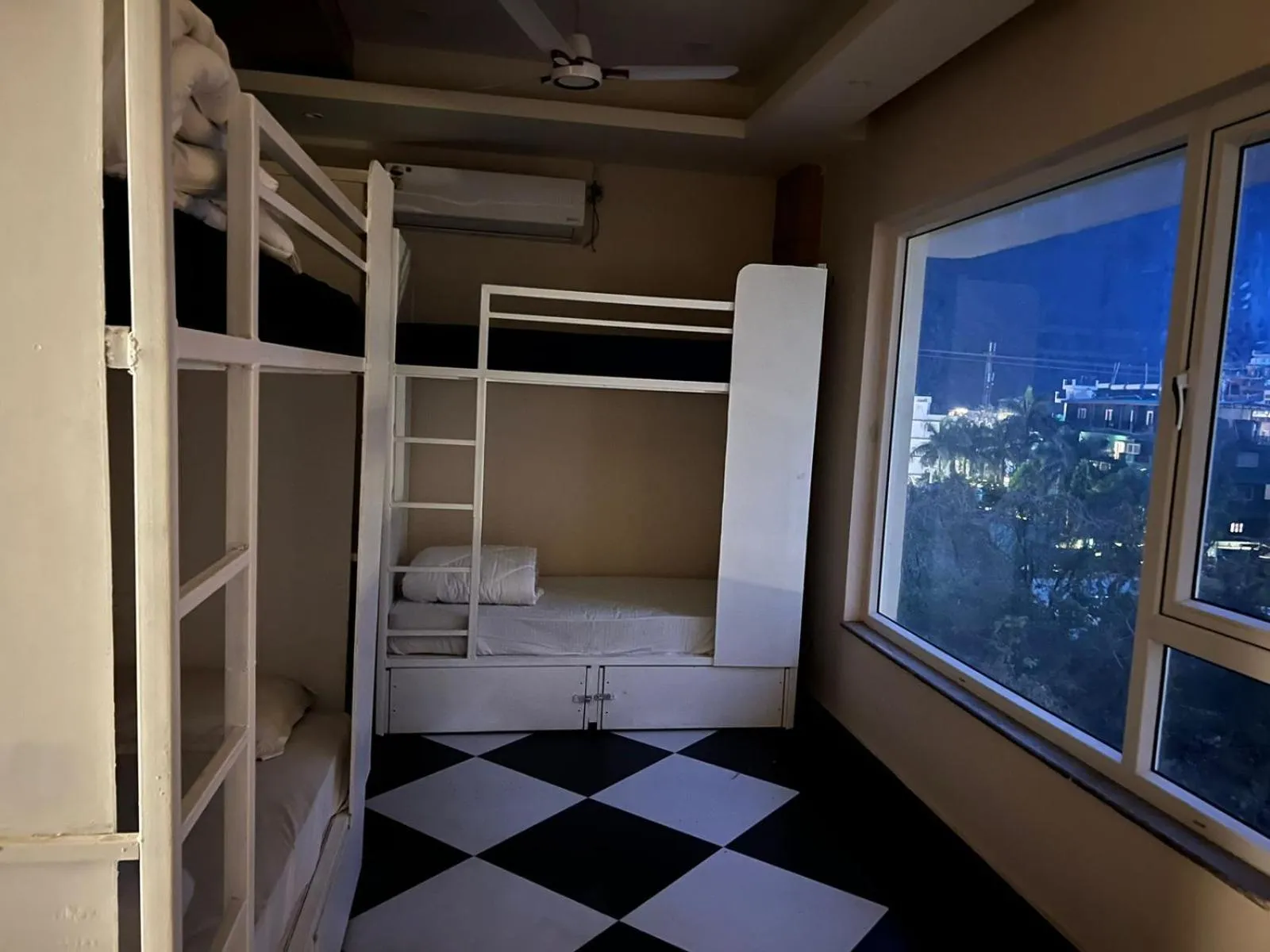 Bed in Hotel Aqua Vibes