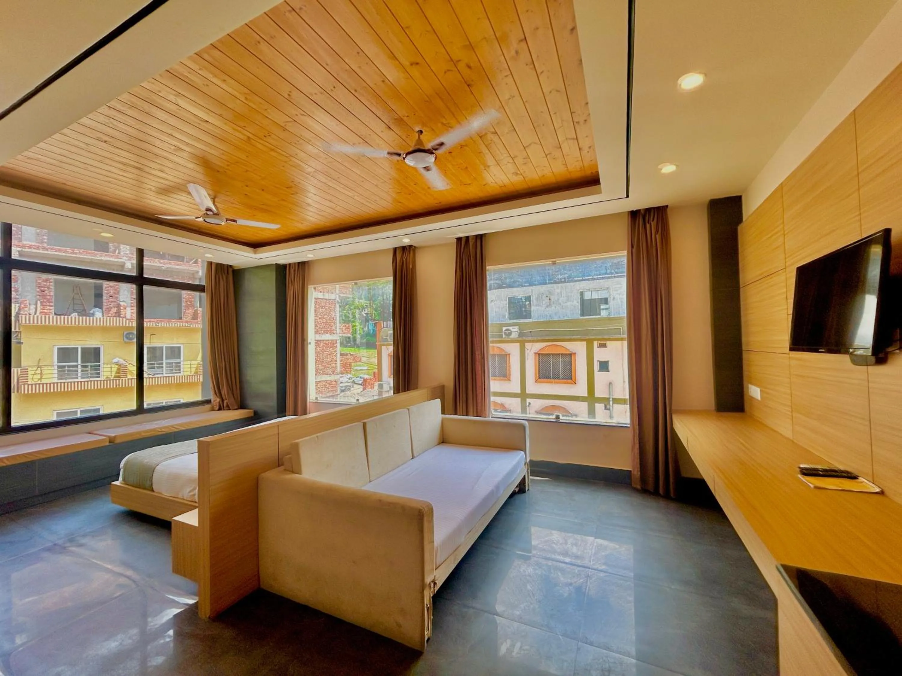 Photo of the whole room in Hotel Aqua Vibes