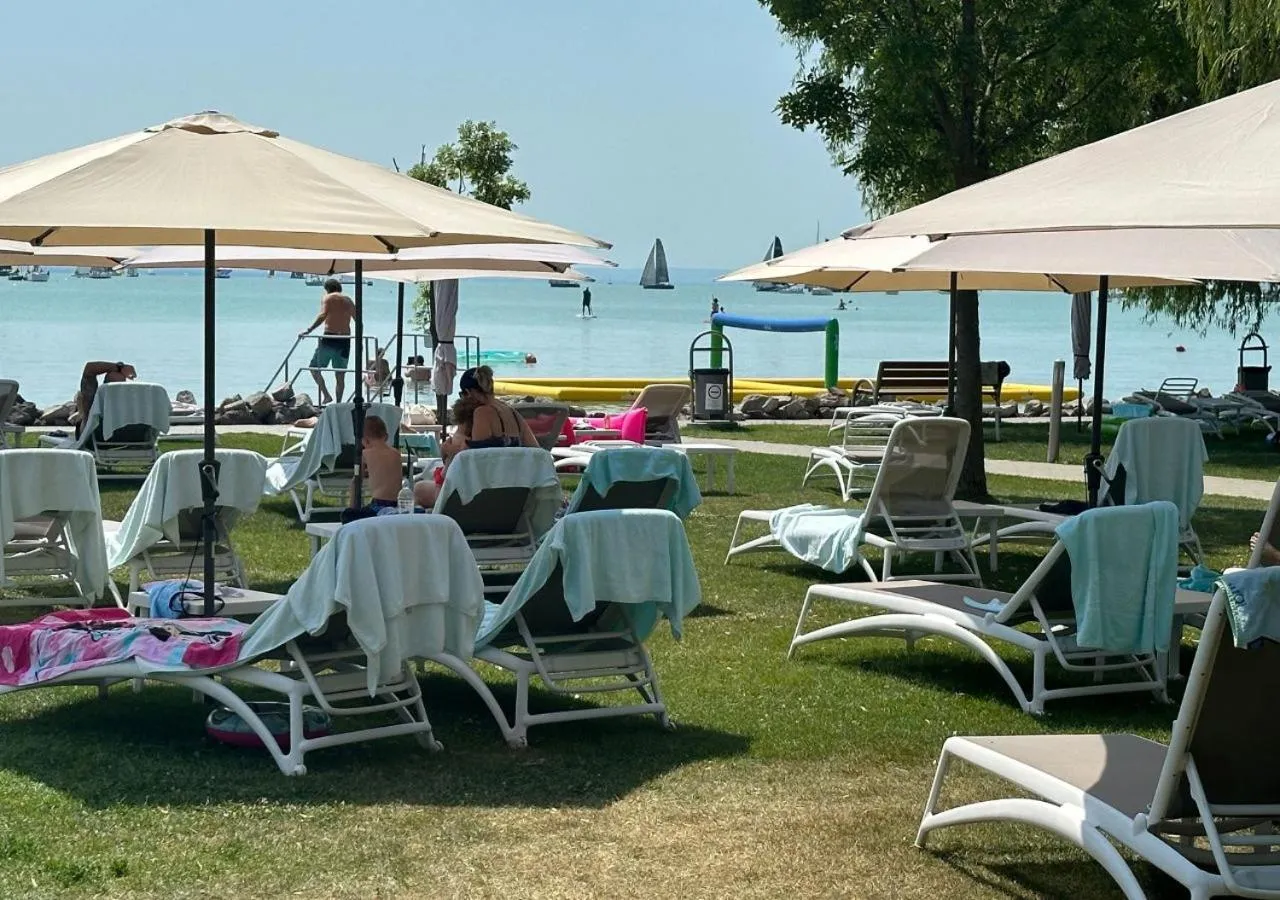 Beach in Hotel Marina Port