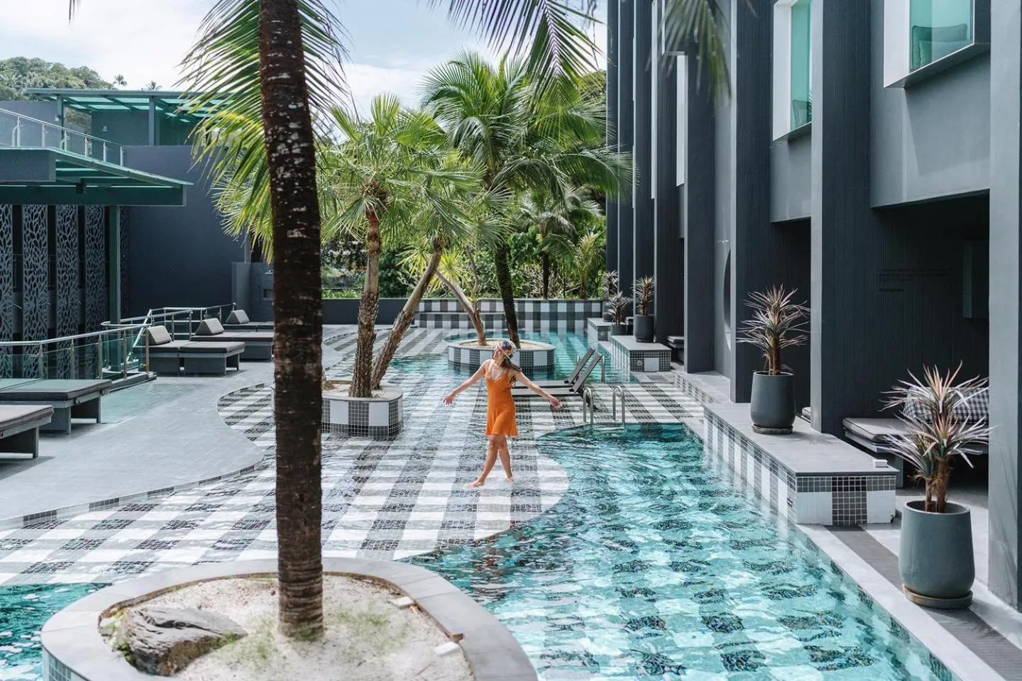  in Foto Hotel Phuket Beachfront