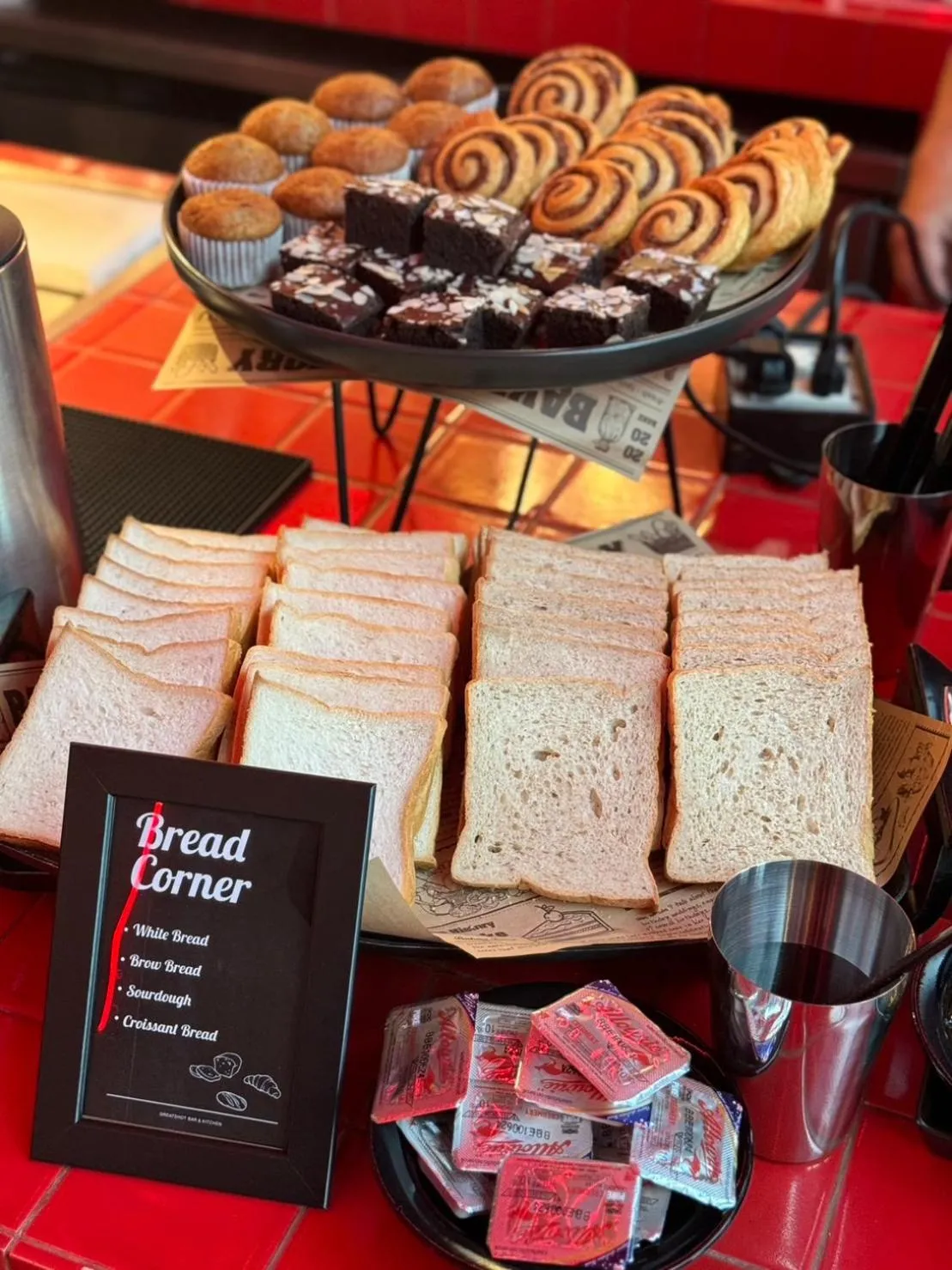 Lounge or bar in Foto Hotel Phuket Beachfront