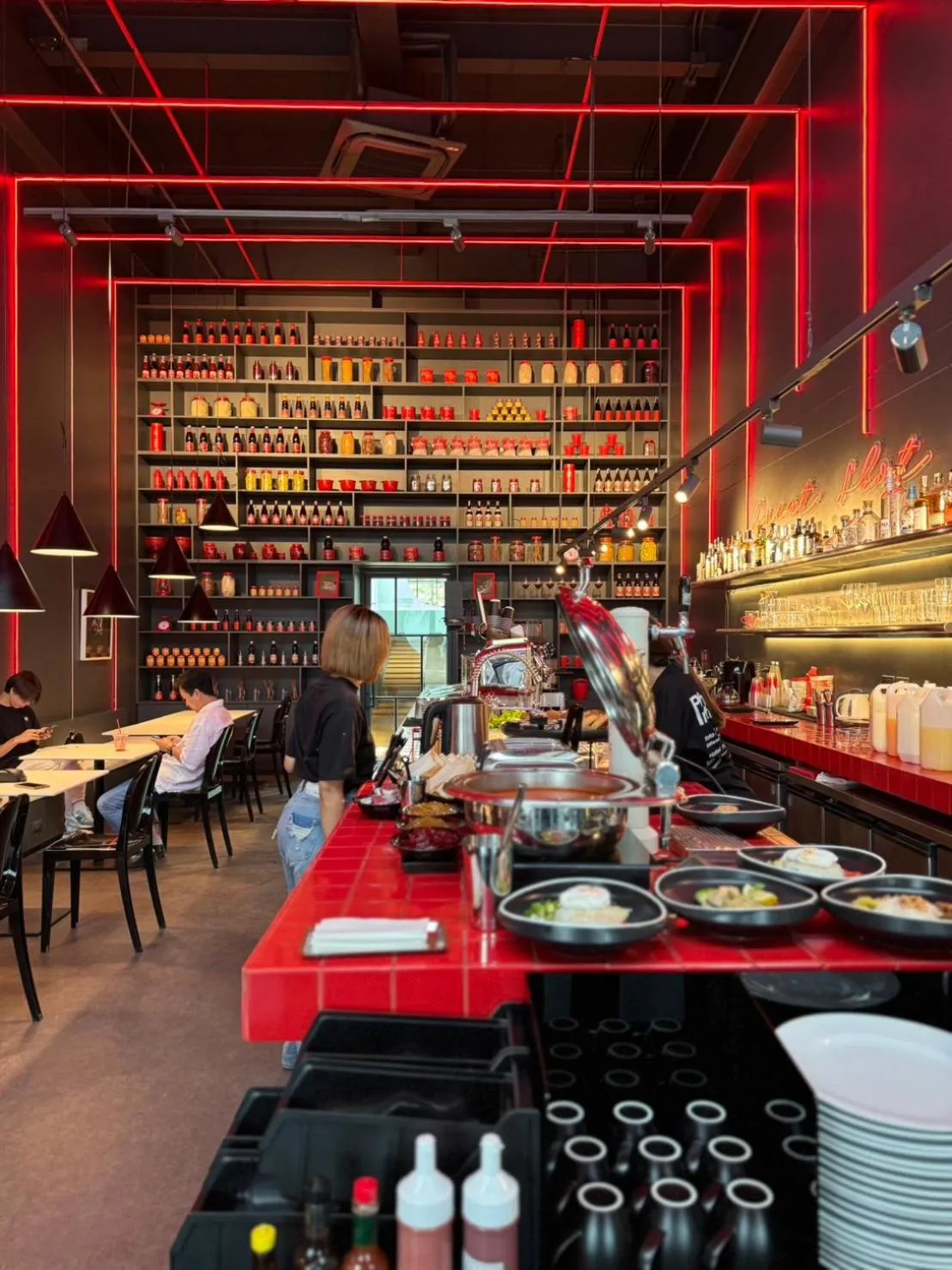 Restaurant/places to eat in Foto Hotel Phuket Beachfront