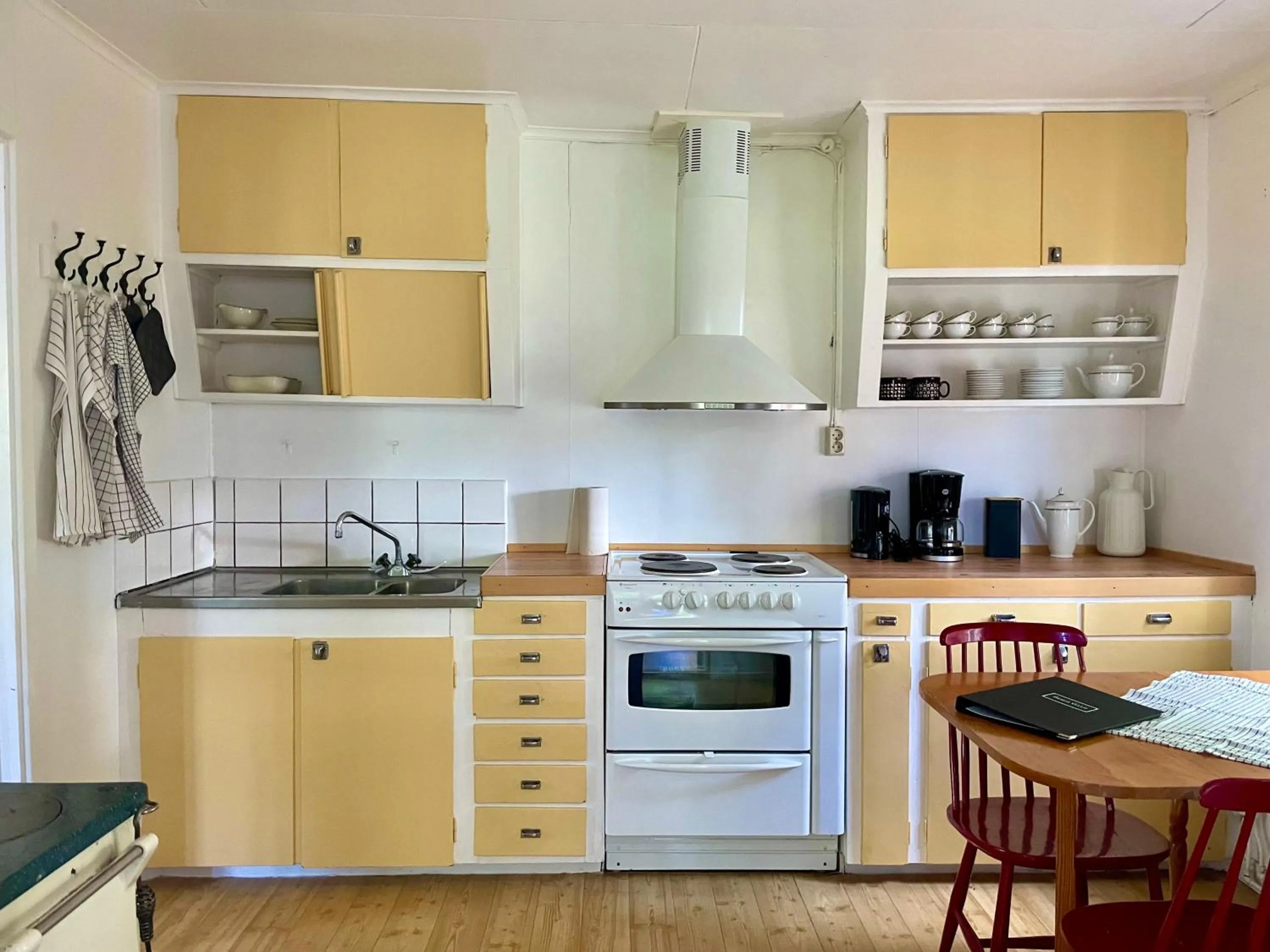 Kitchen or kitchenette in Bergs Gård & Hållsvikens Gård