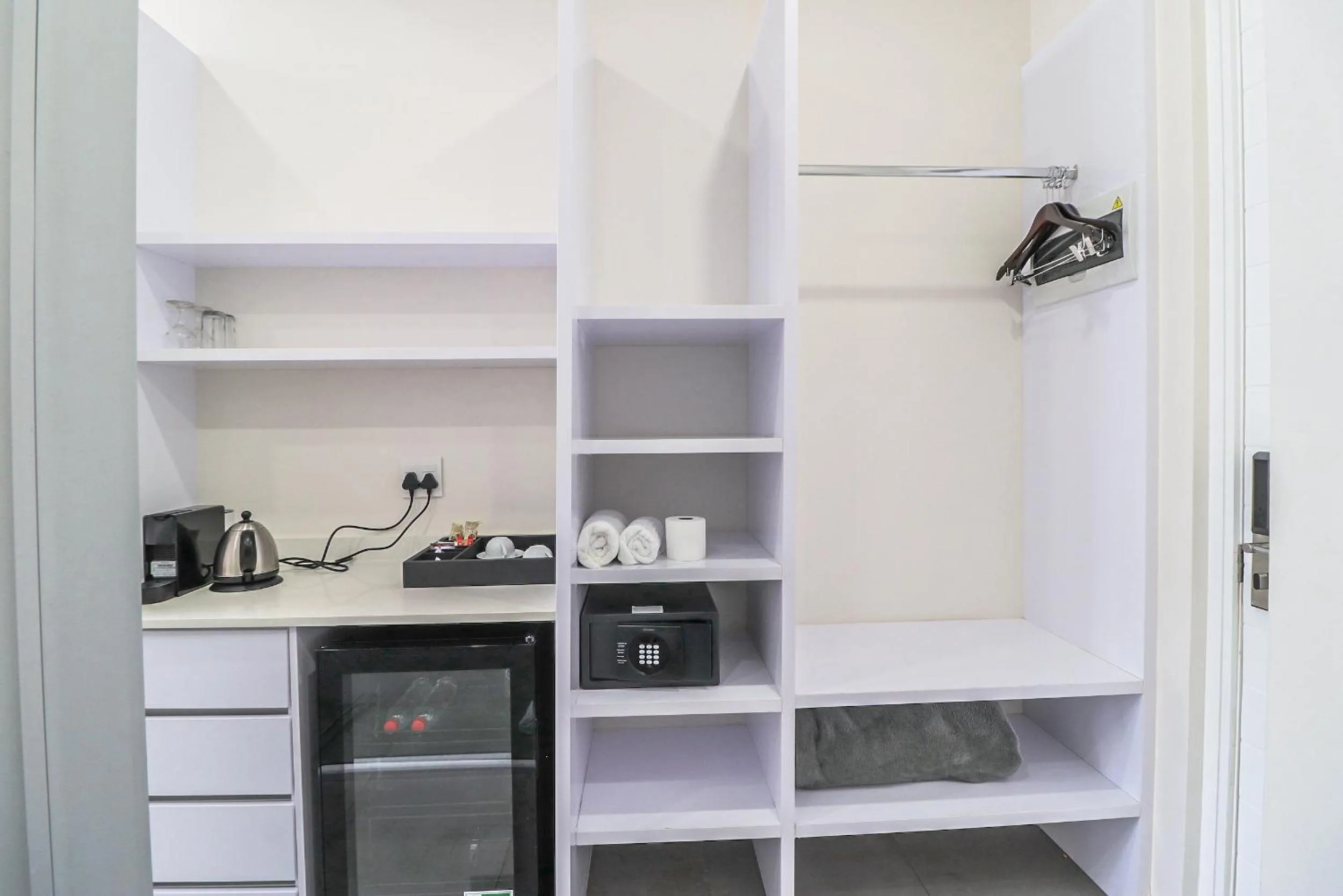 wardrobe in Reserved Suites Illovo