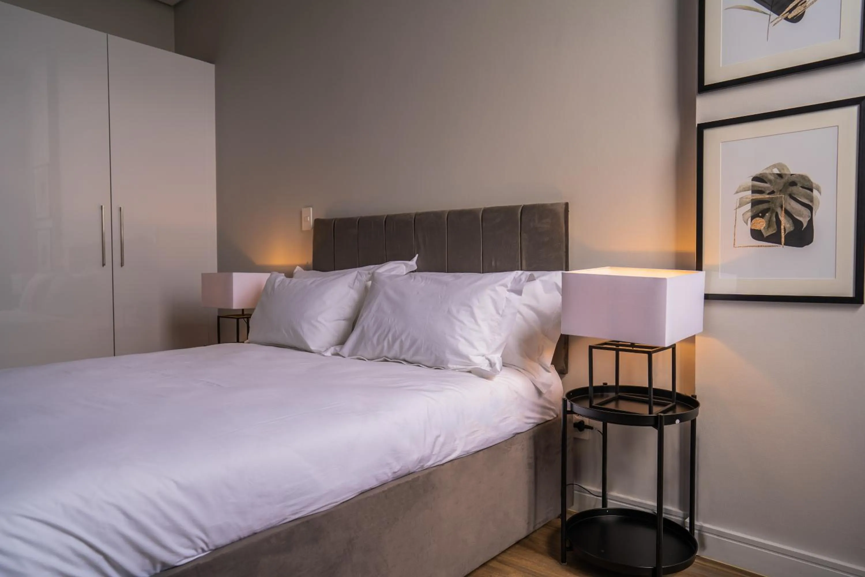 Bedroom, Bed in Reserved Suites Illovo