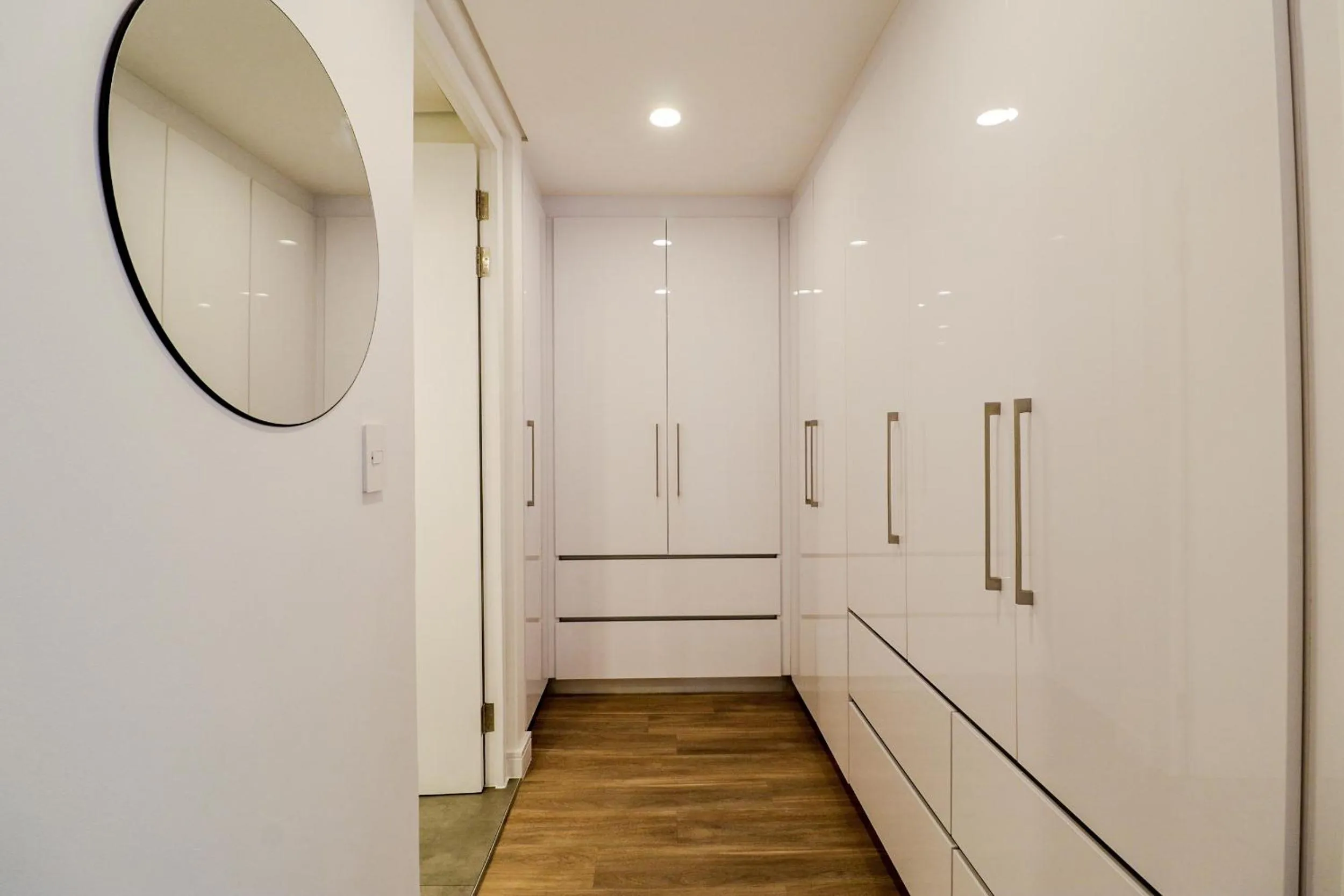 wardrobe in Reserved Suites Illovo