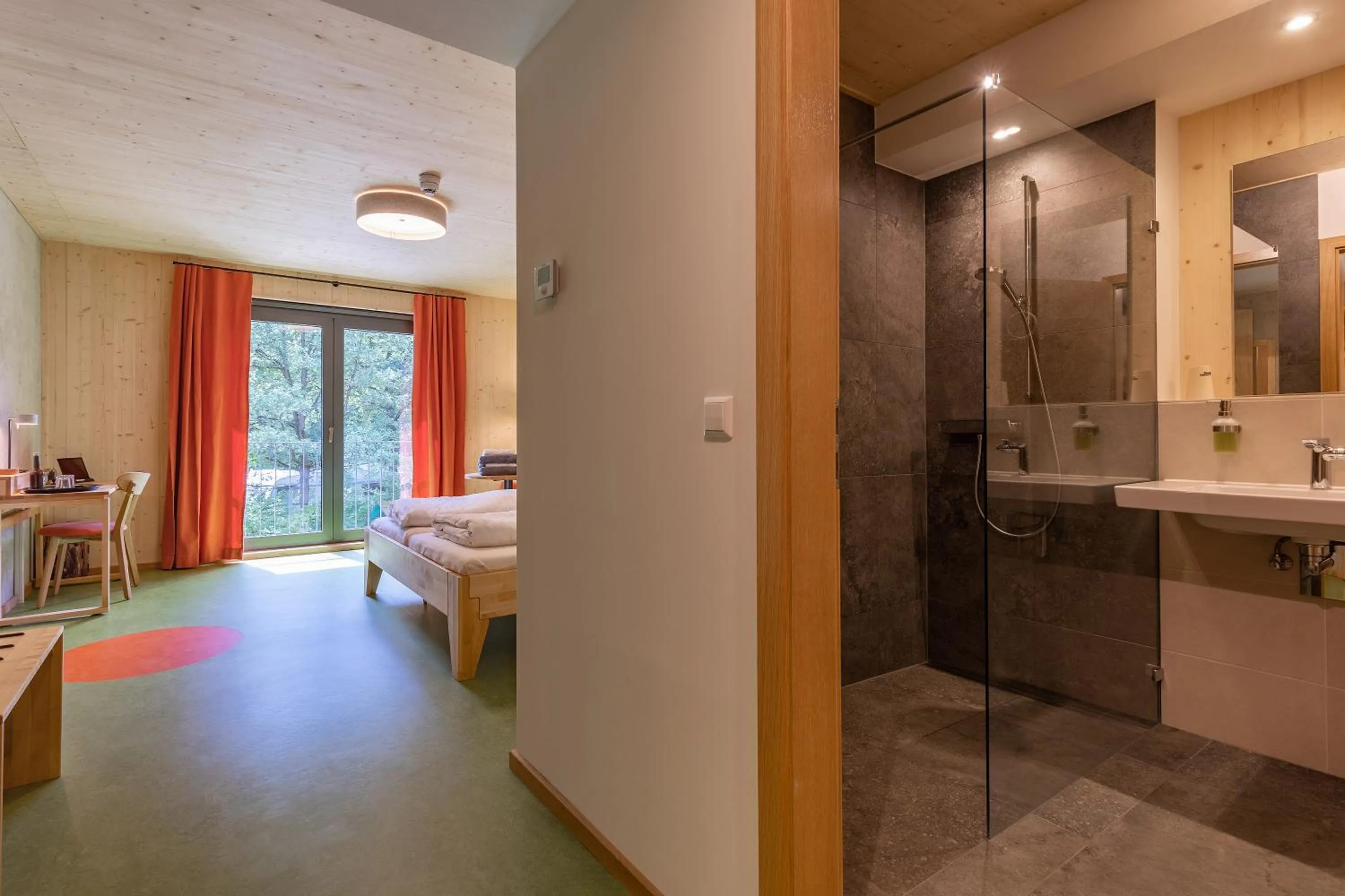 Bathroom, Bed in Hotel 11 Eulen