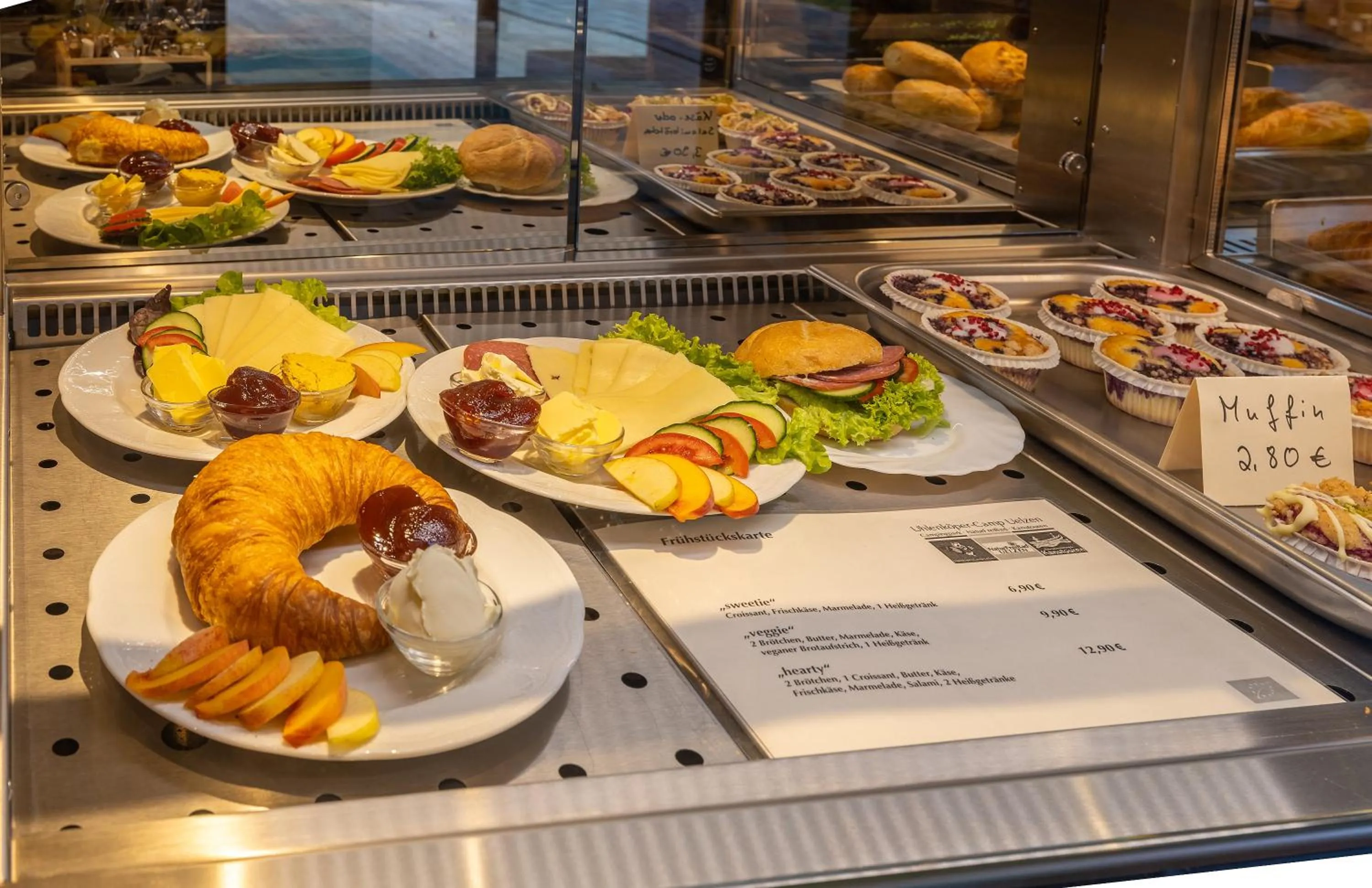 Restaurant/places to eat in Hotel 11 Eulen