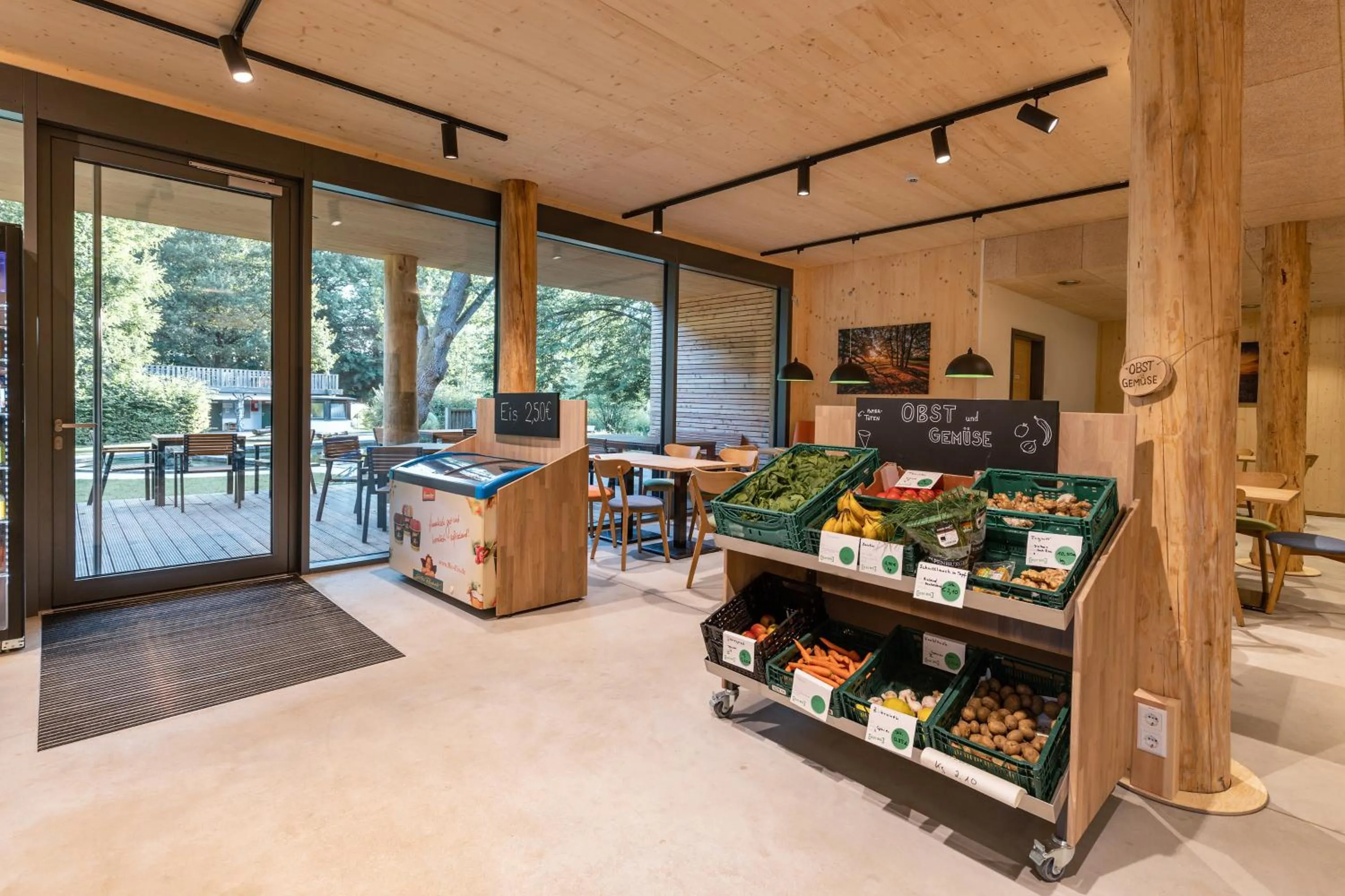 Restaurant/places to eat in Hotel 11 Eulen