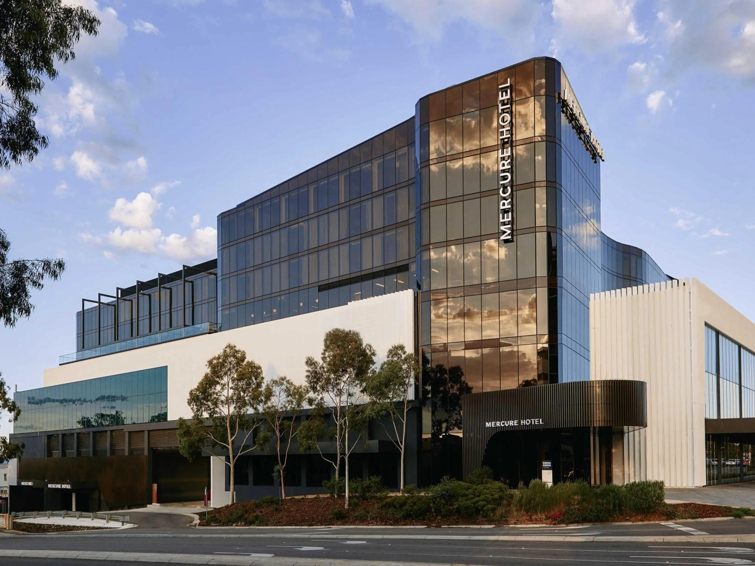 Property building in Mercure Melbourne Doncaster