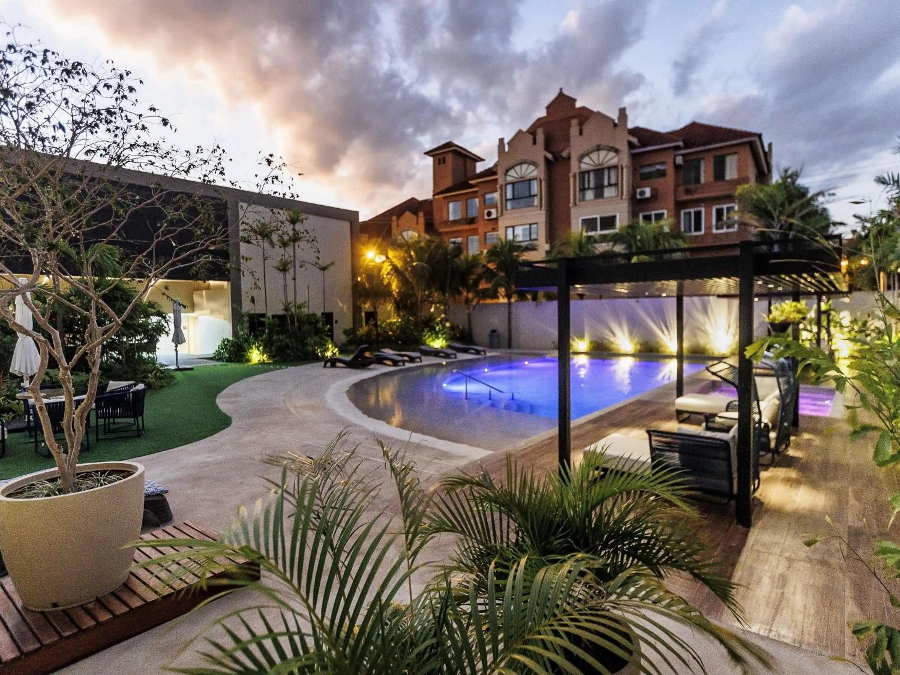 Pool view in Novotel Santa Cruz De La Sierra