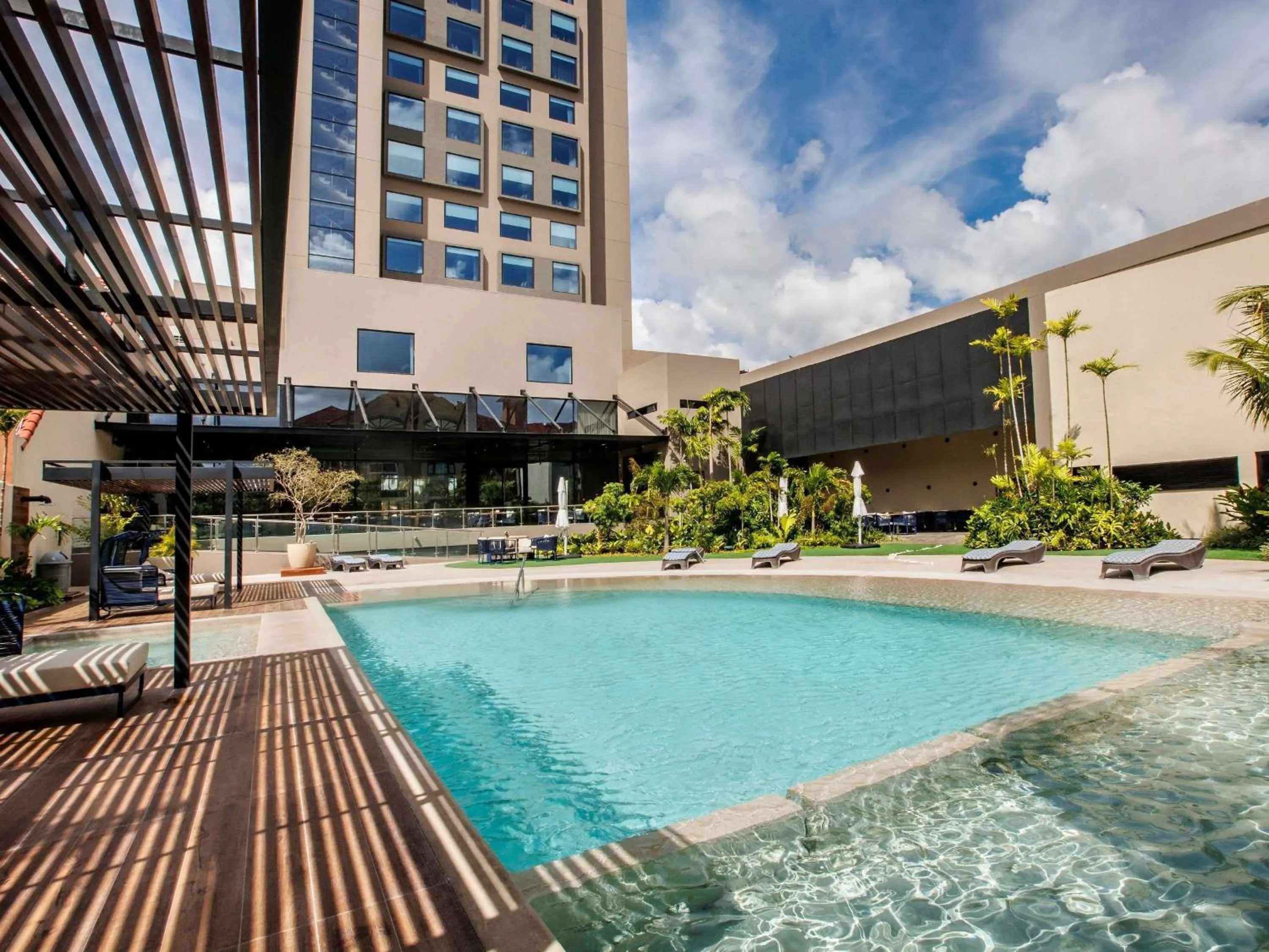 Pool view in Novotel Santa Cruz De La Sierra
