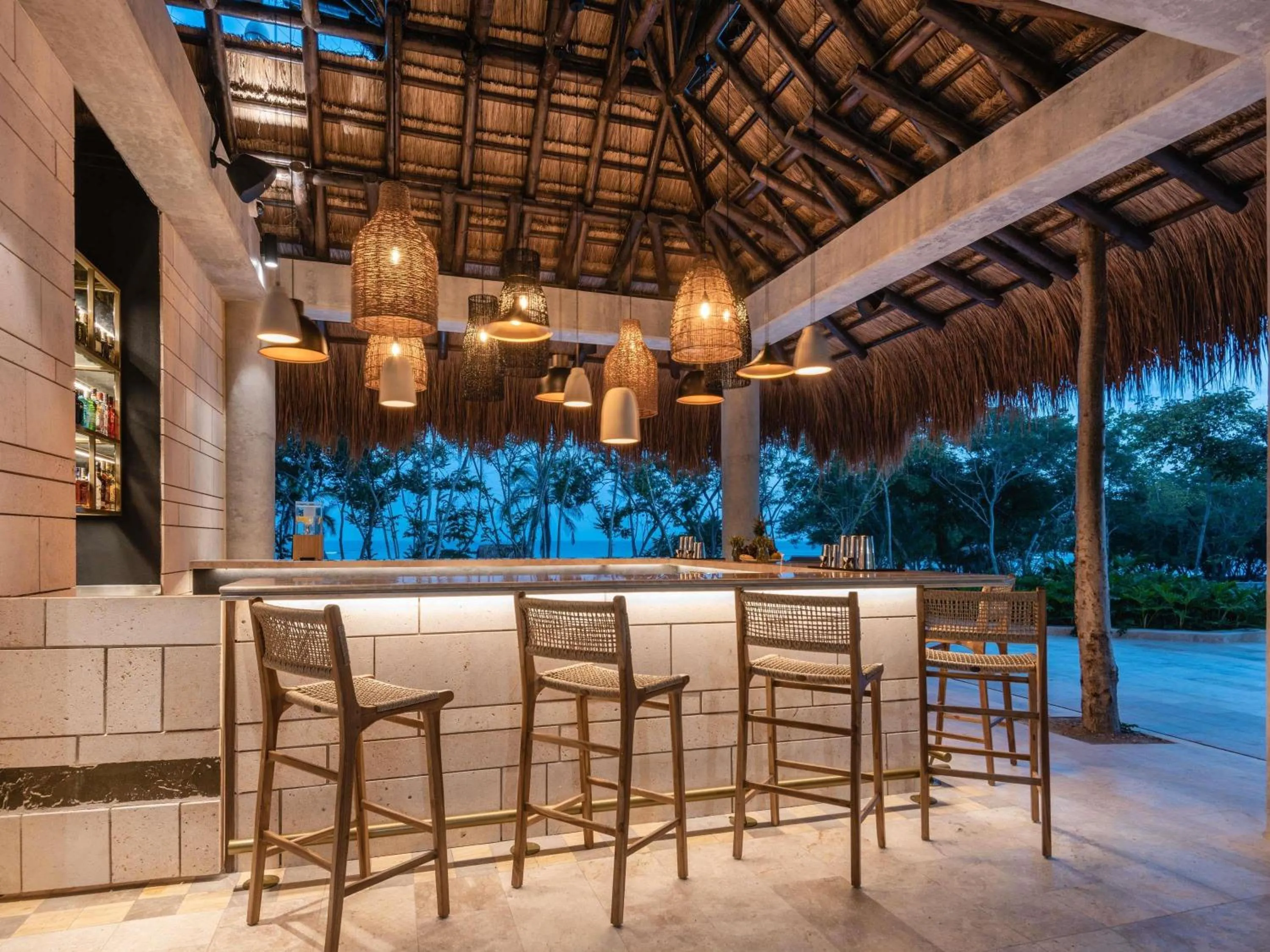 Lounge or bar in Sofitel Barú Cartagena