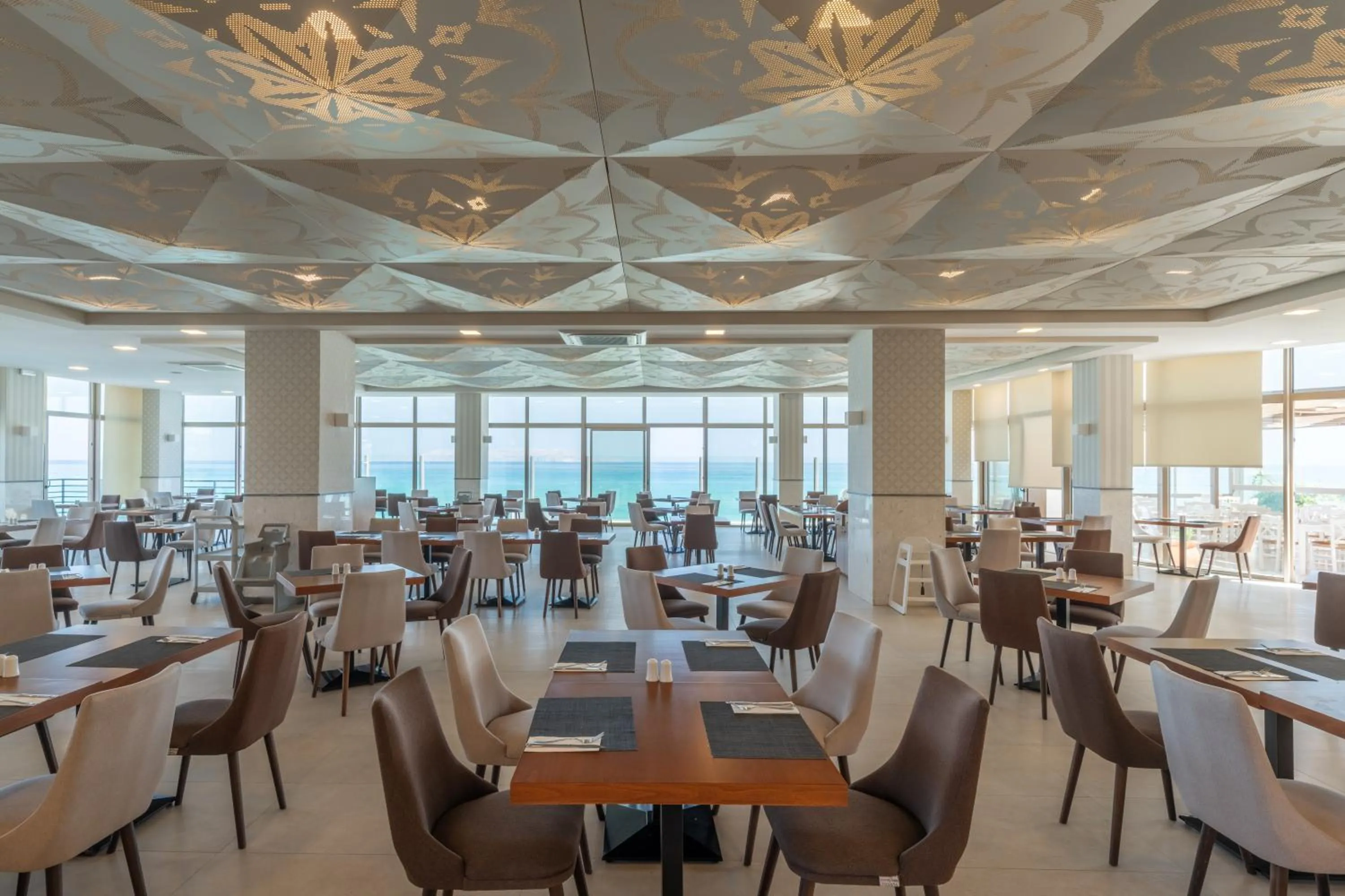 Restaurant/places to eat in Themis Beach Hotel