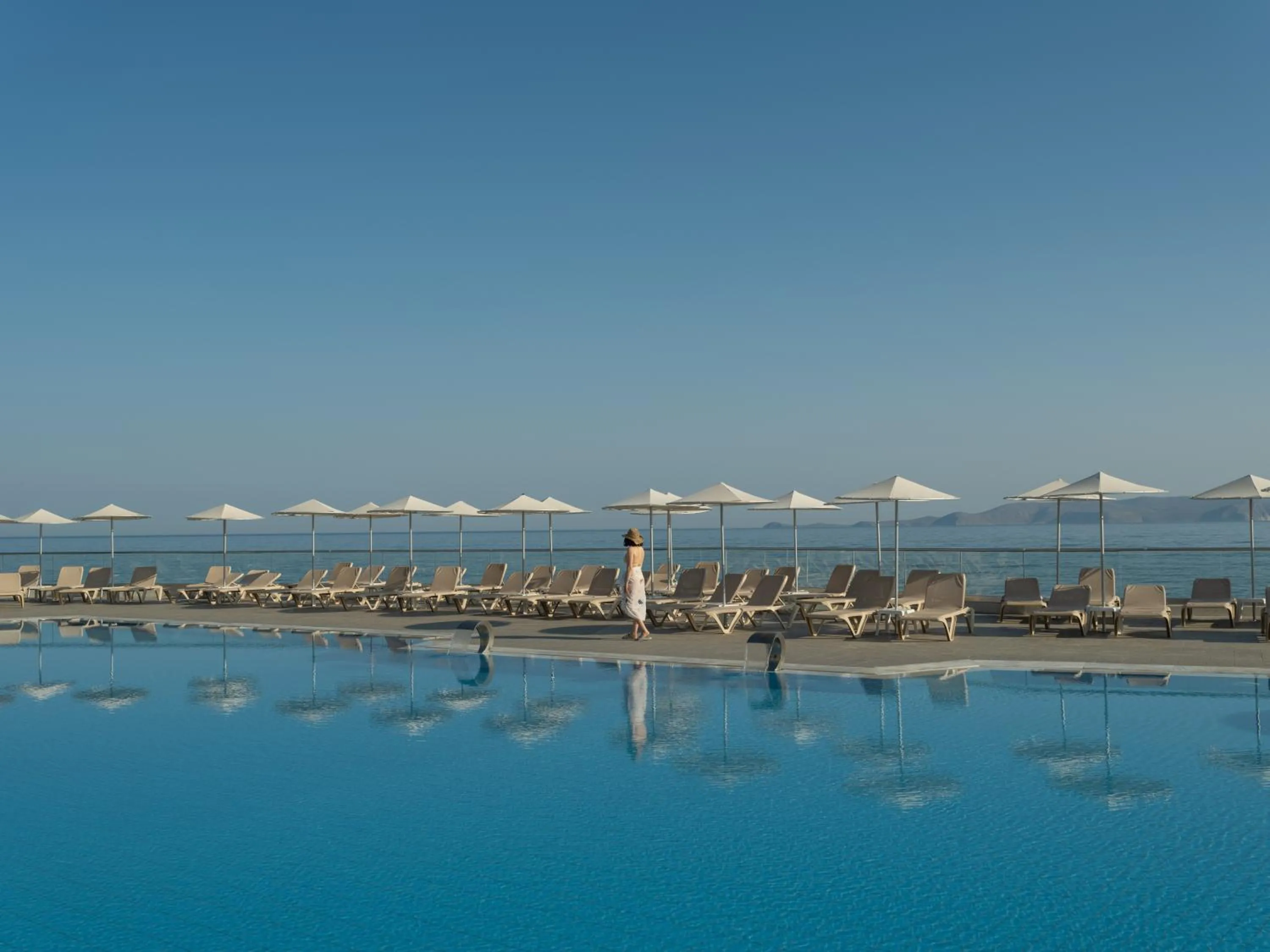 Swimming pool in Themis Beach Hotel
