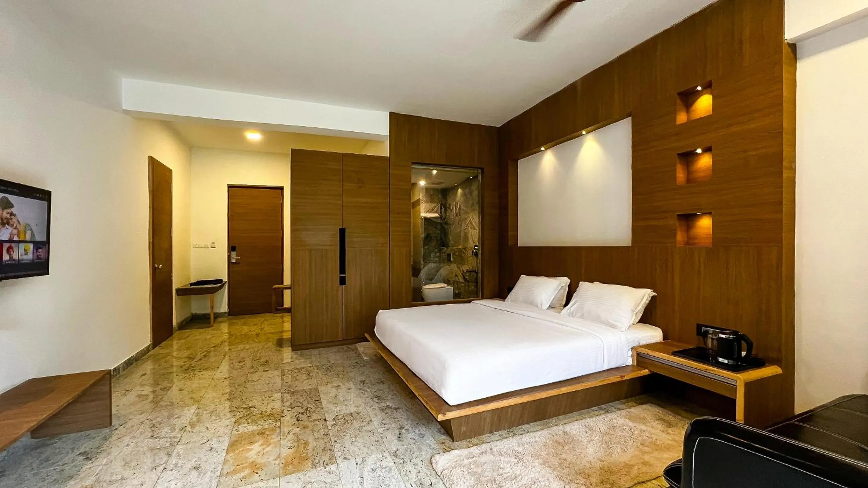 Bedroom in MERIDIAN HILL TOP YERCAUD