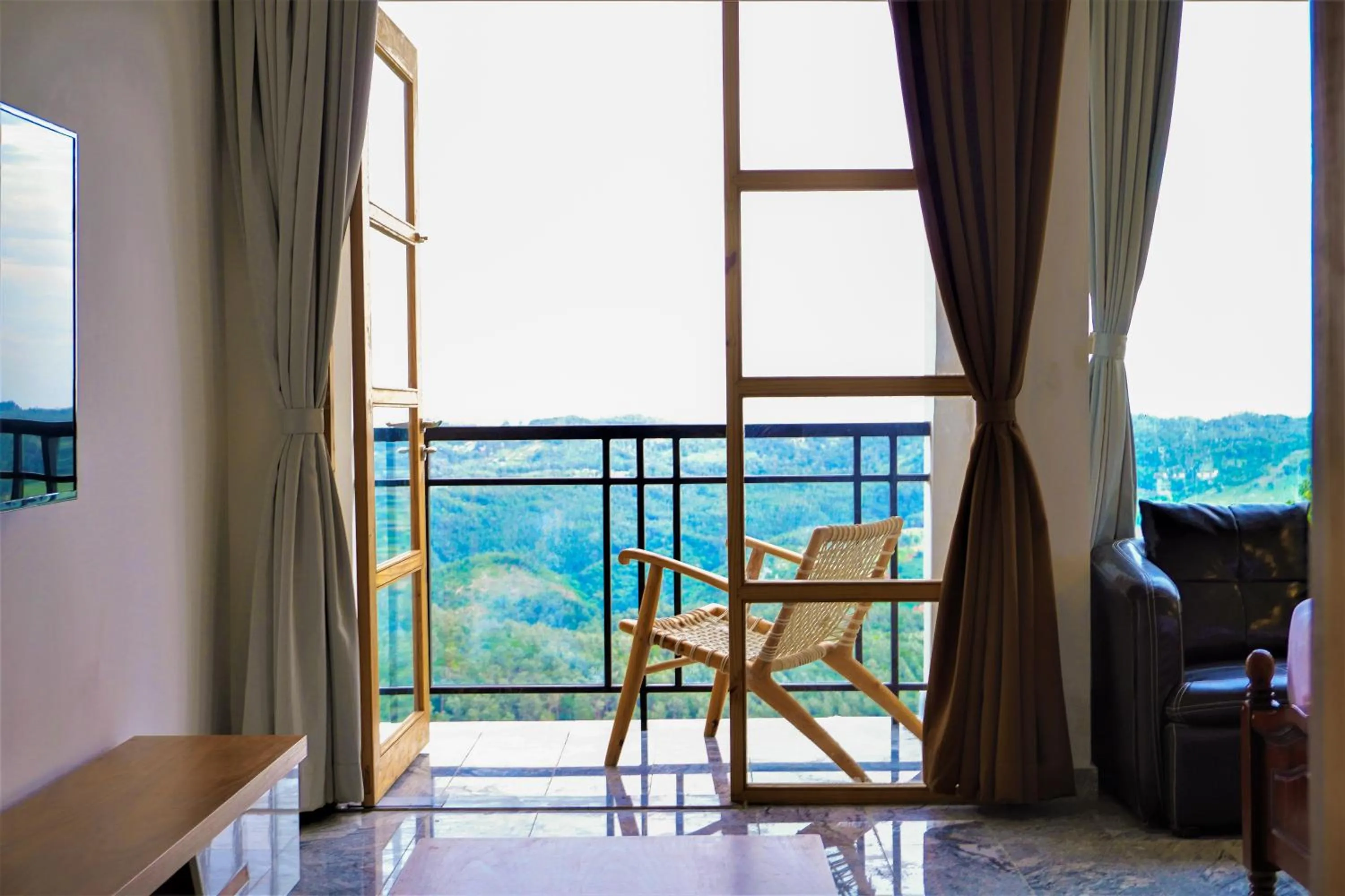 Balcony/Terrace in MERIDIAN HILL TOP YERCAUD